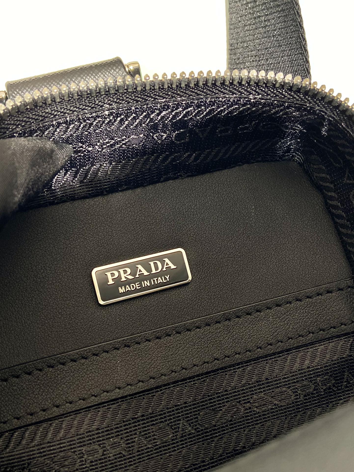 Prada Basic Bag Cow Leather M