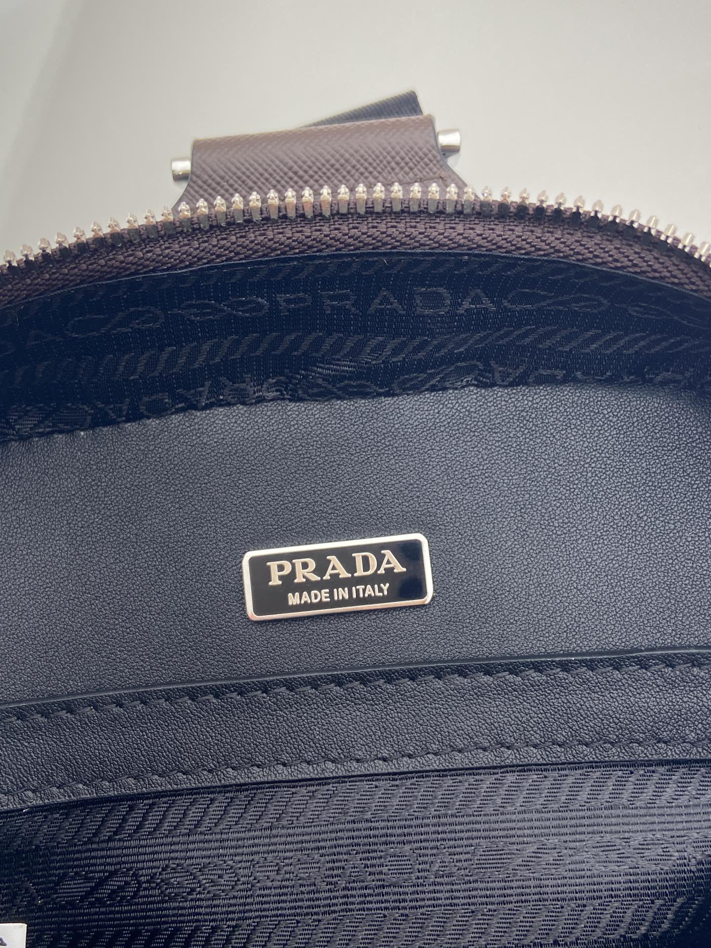 Prada Basic Bag Cow Leather M