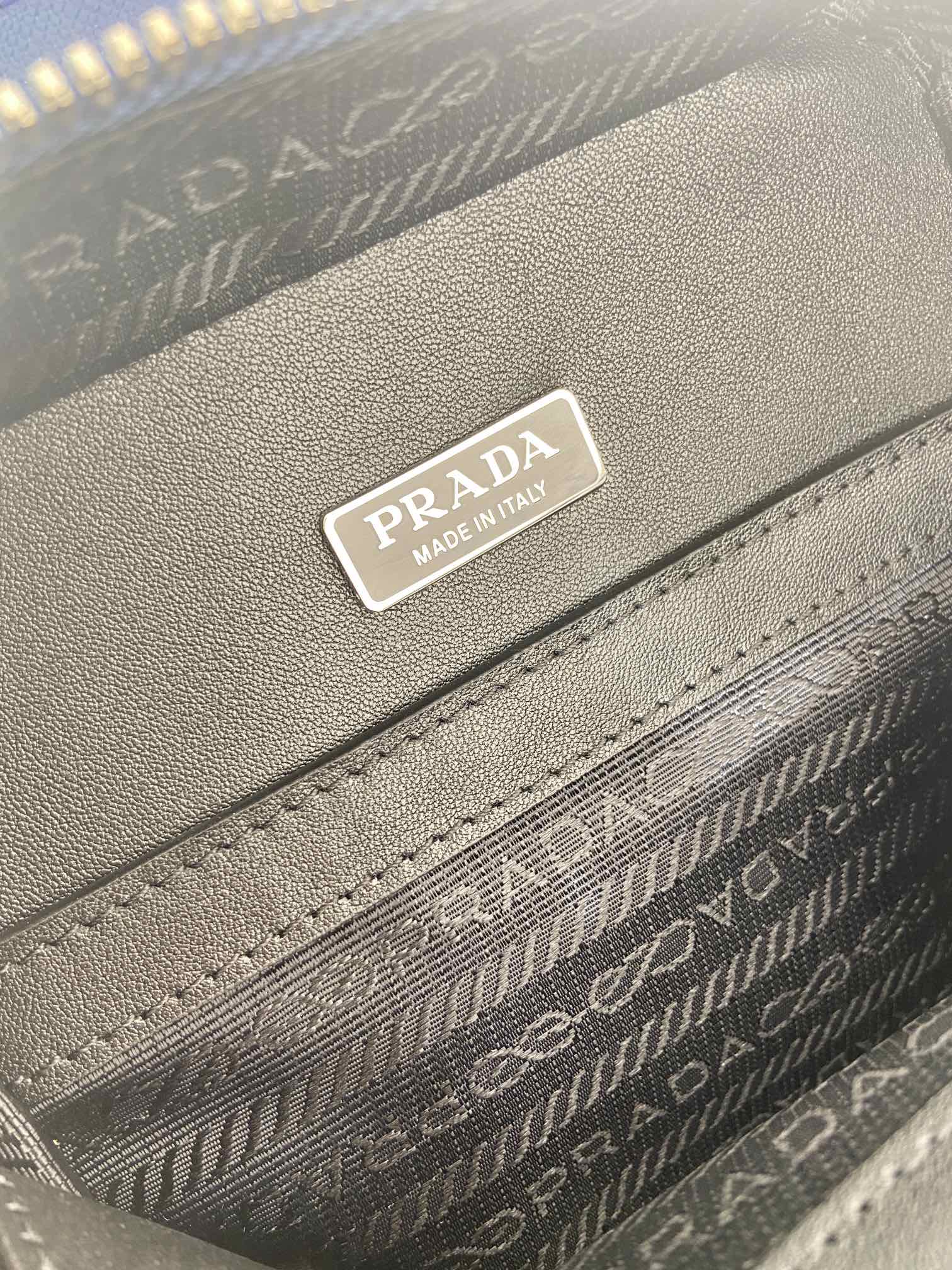 Prada Basic Bag Cow Leather M