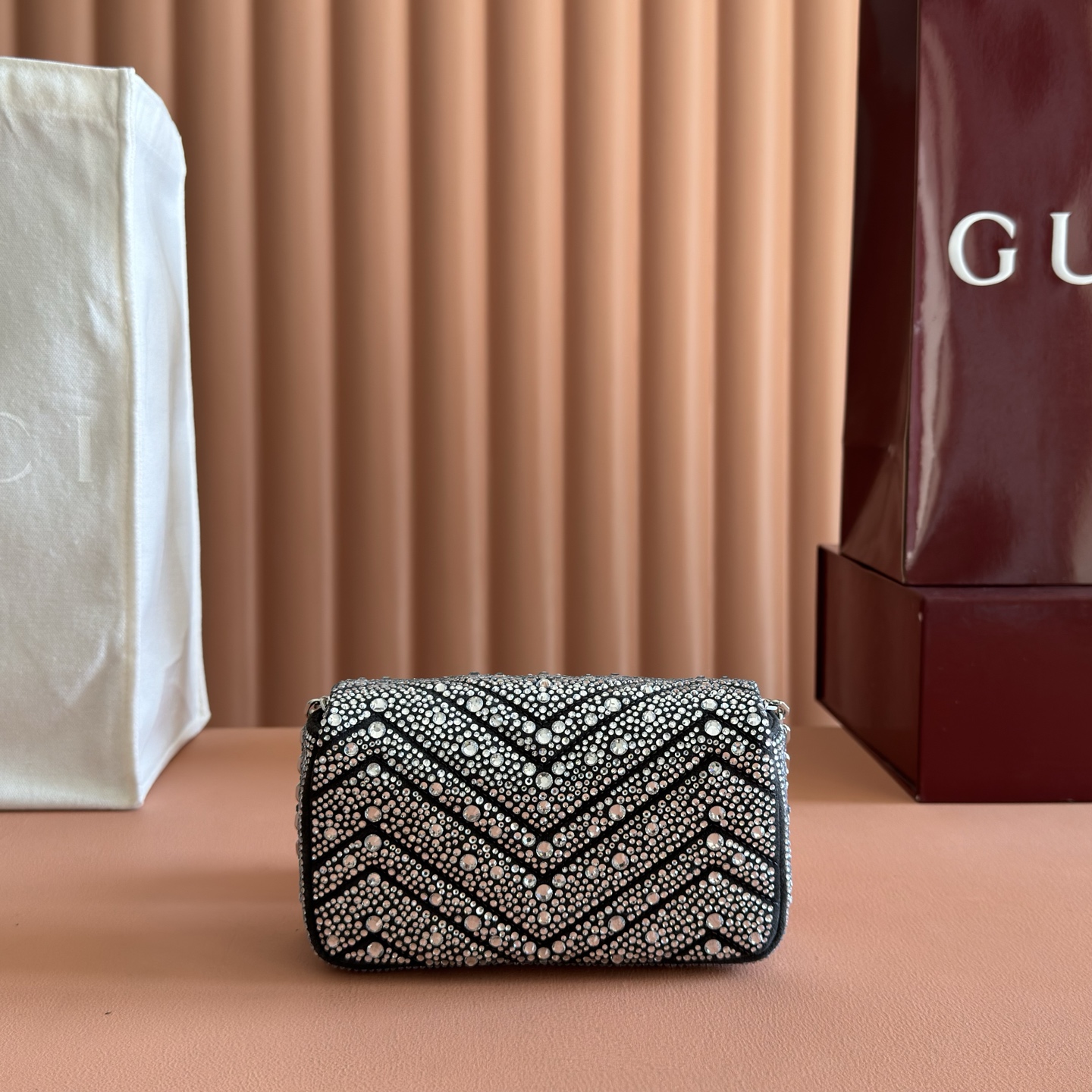 Gucci Basic Bag Gold M