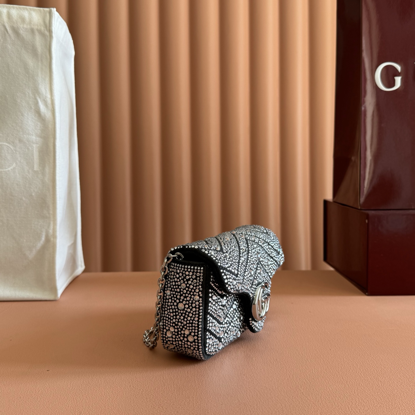 Gucci Basic Bag Gold M