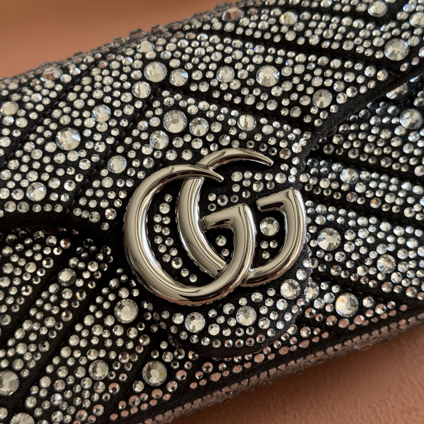 Gucci Basic Bag Gold M