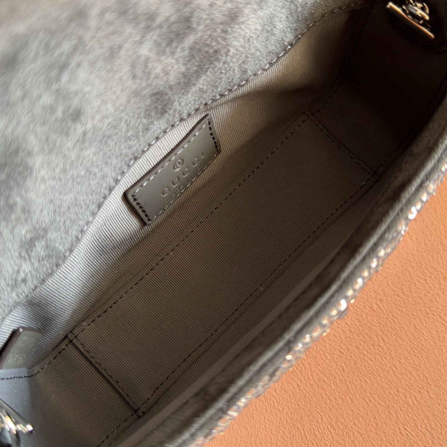 Gucci Basic Bag Gold M