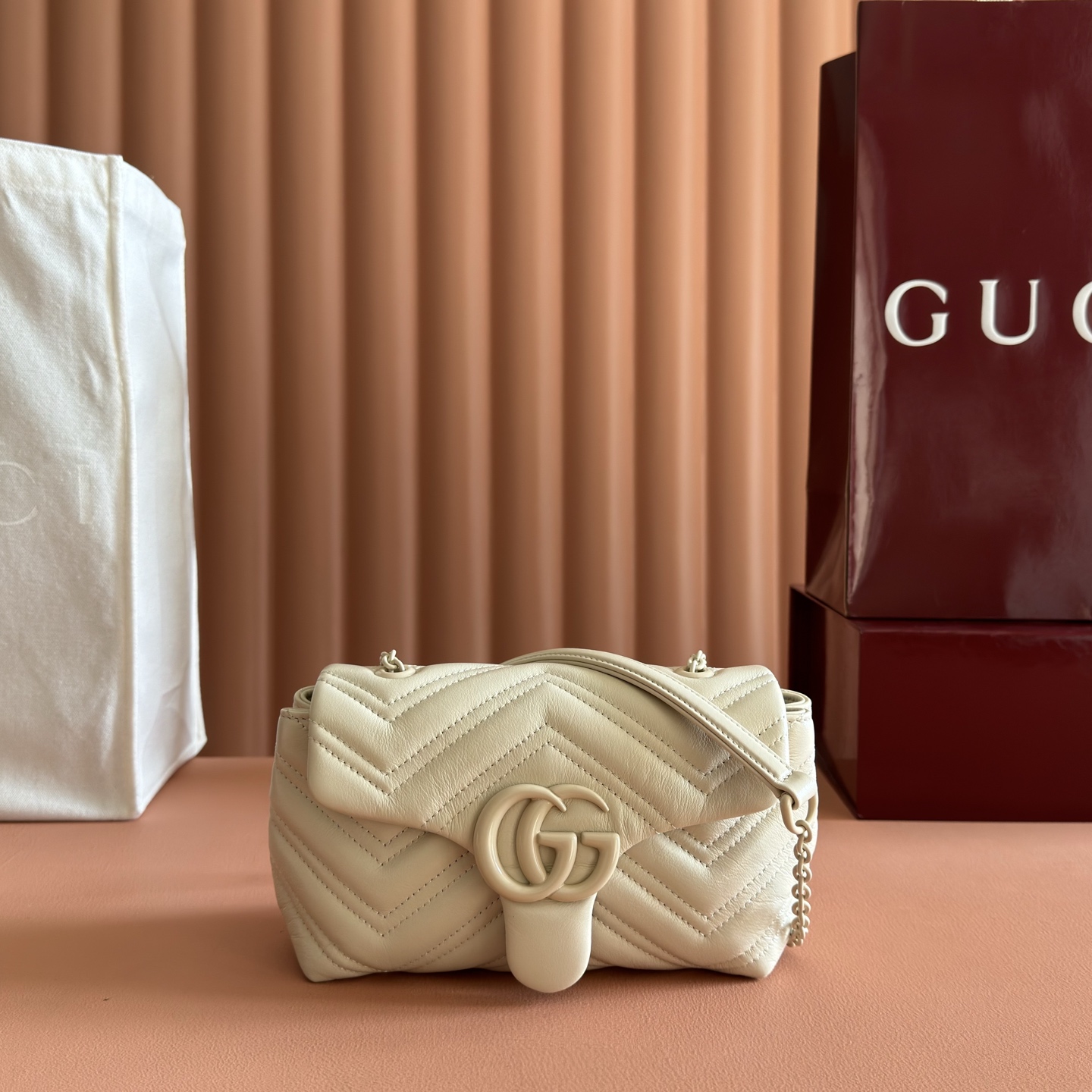 Gucci Shoulder Bag Cow Leather White M