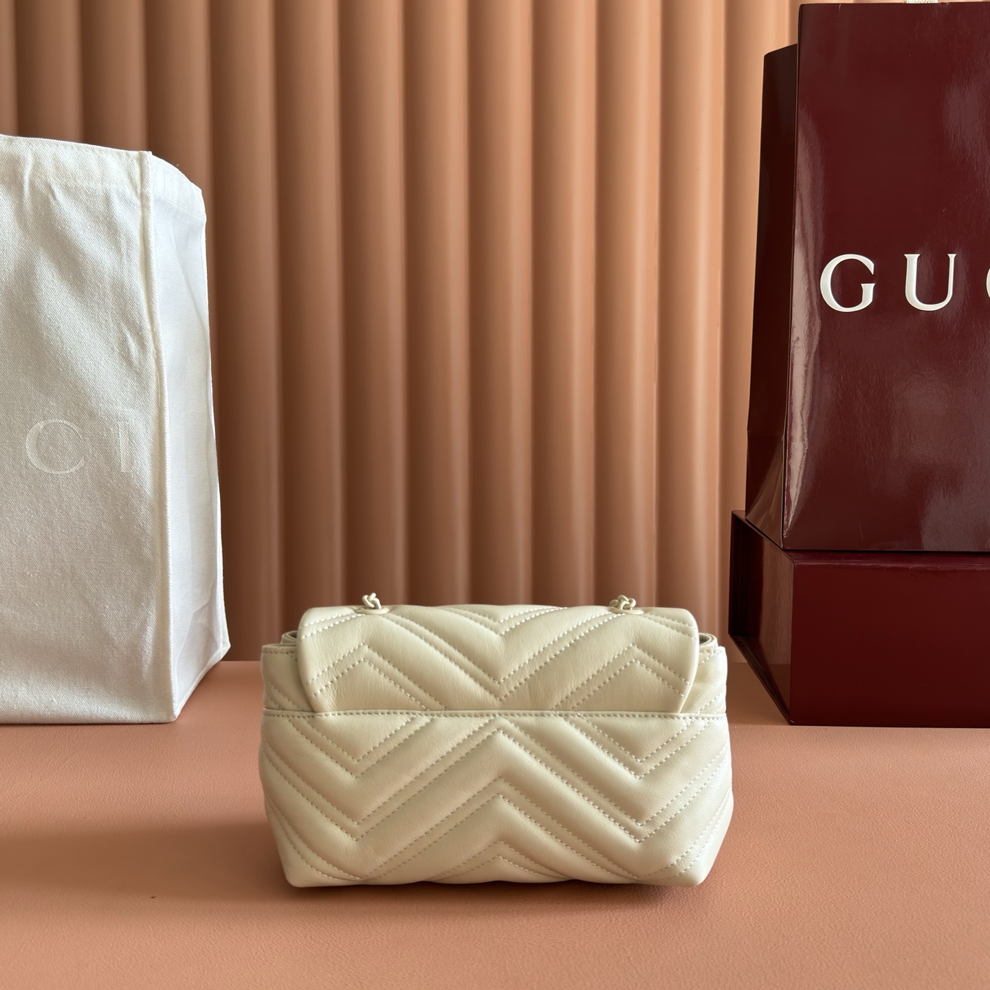 Gucci Shoulder Bag Cow Leather White M