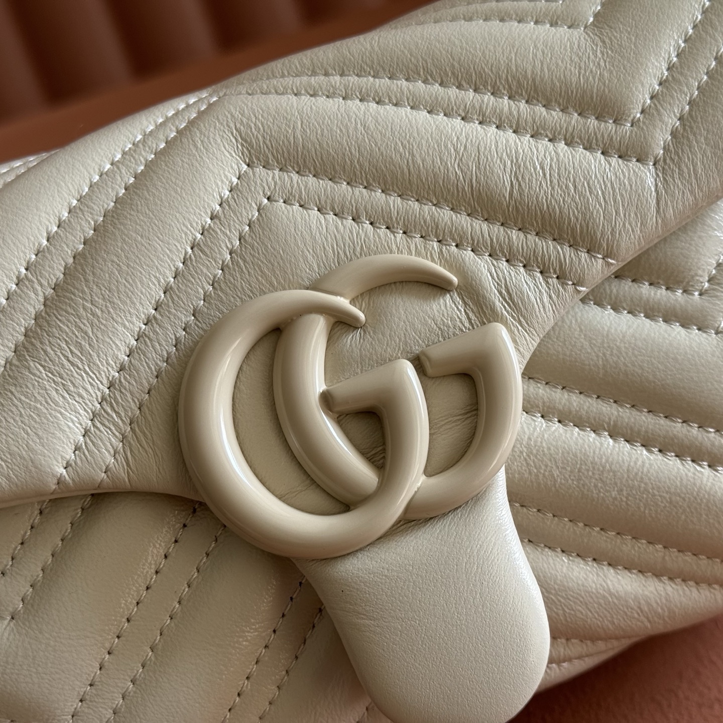 Gucci Shoulder Bag Cow Leather White M