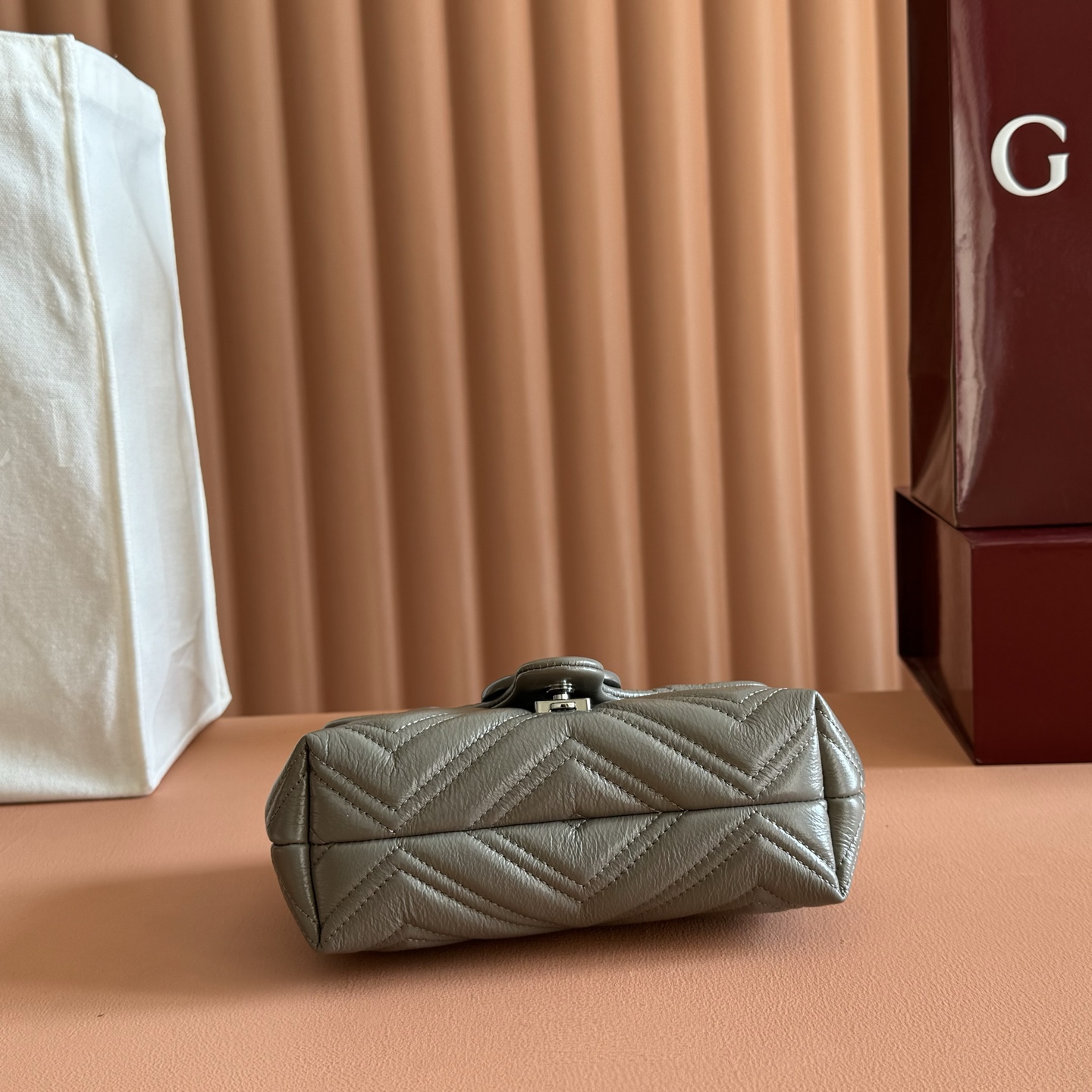 Gucci Shoulder Bag Cow Leather Gray M