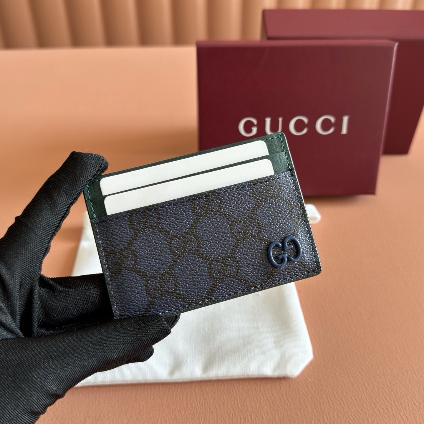 Gucci Basic Bag Gold M-s