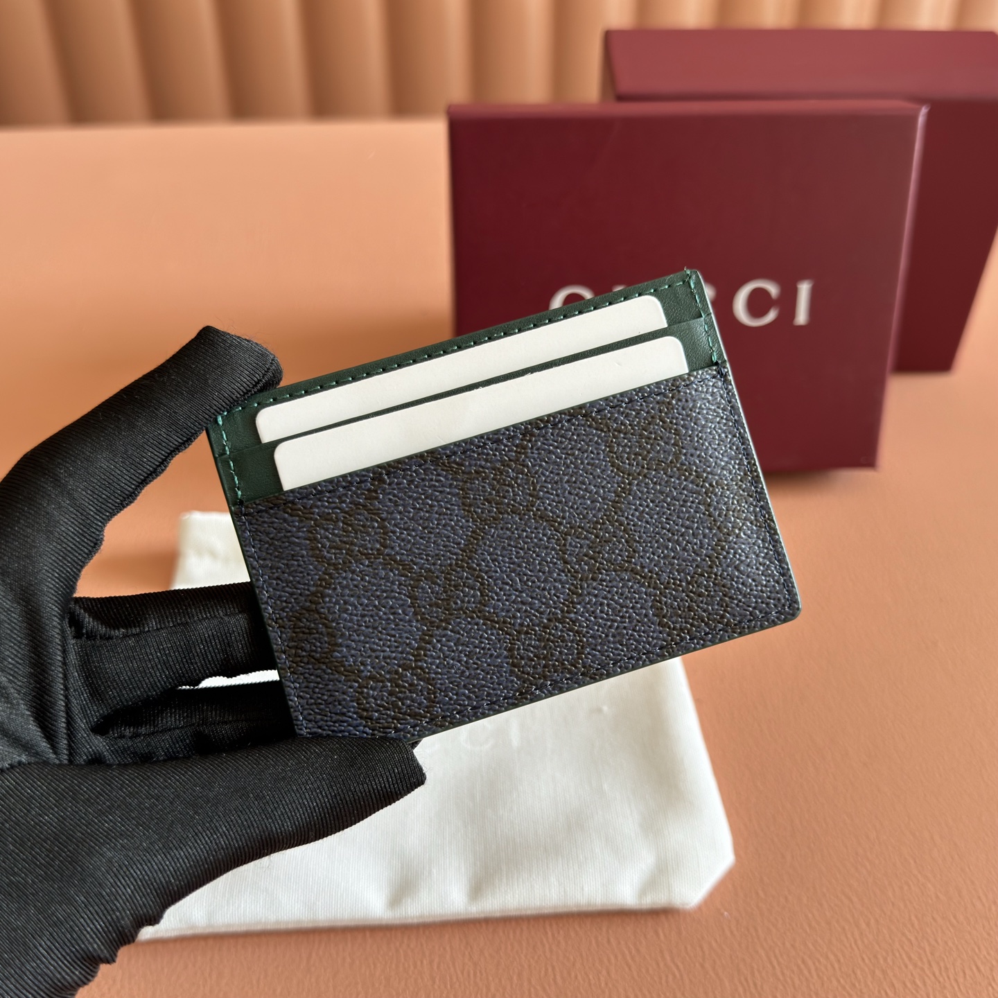 Gucci Basic Bag Gold M-s