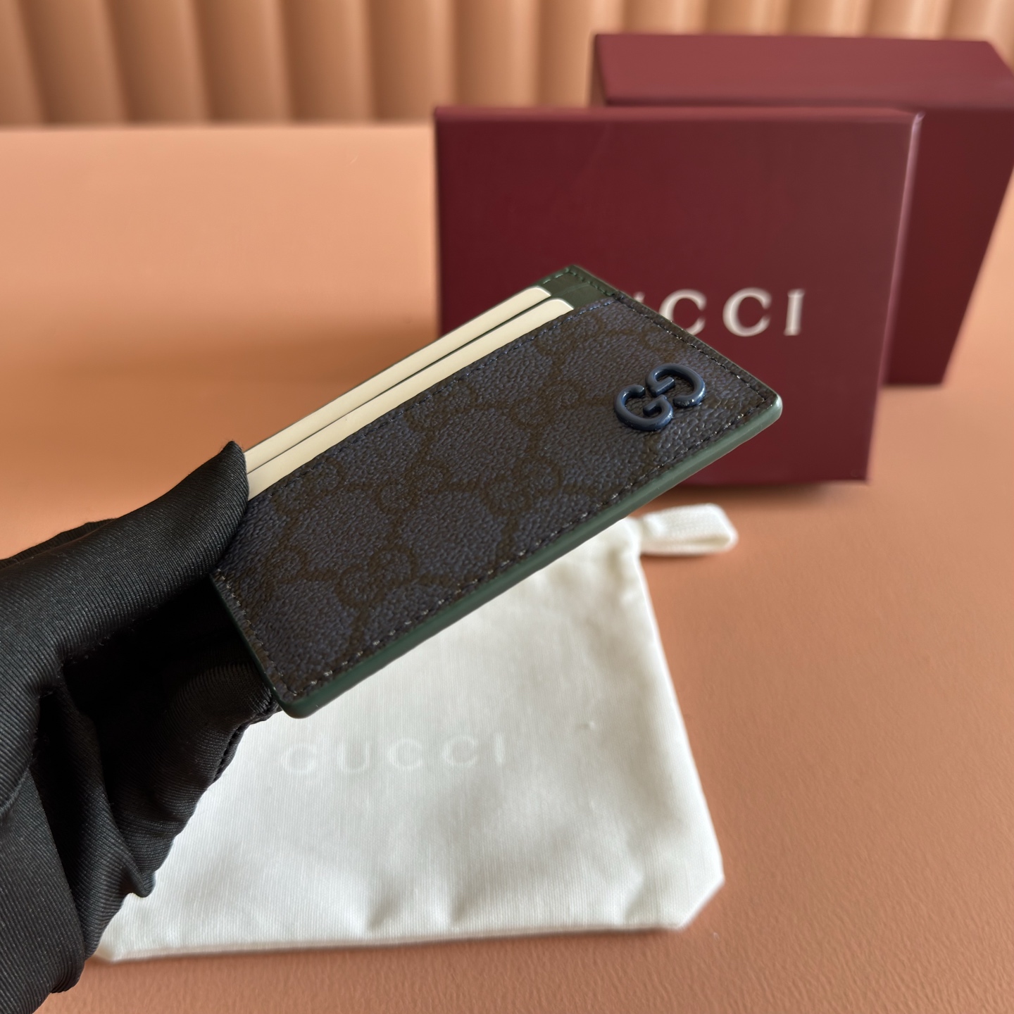 Gucci Basic Bag Gold M-s