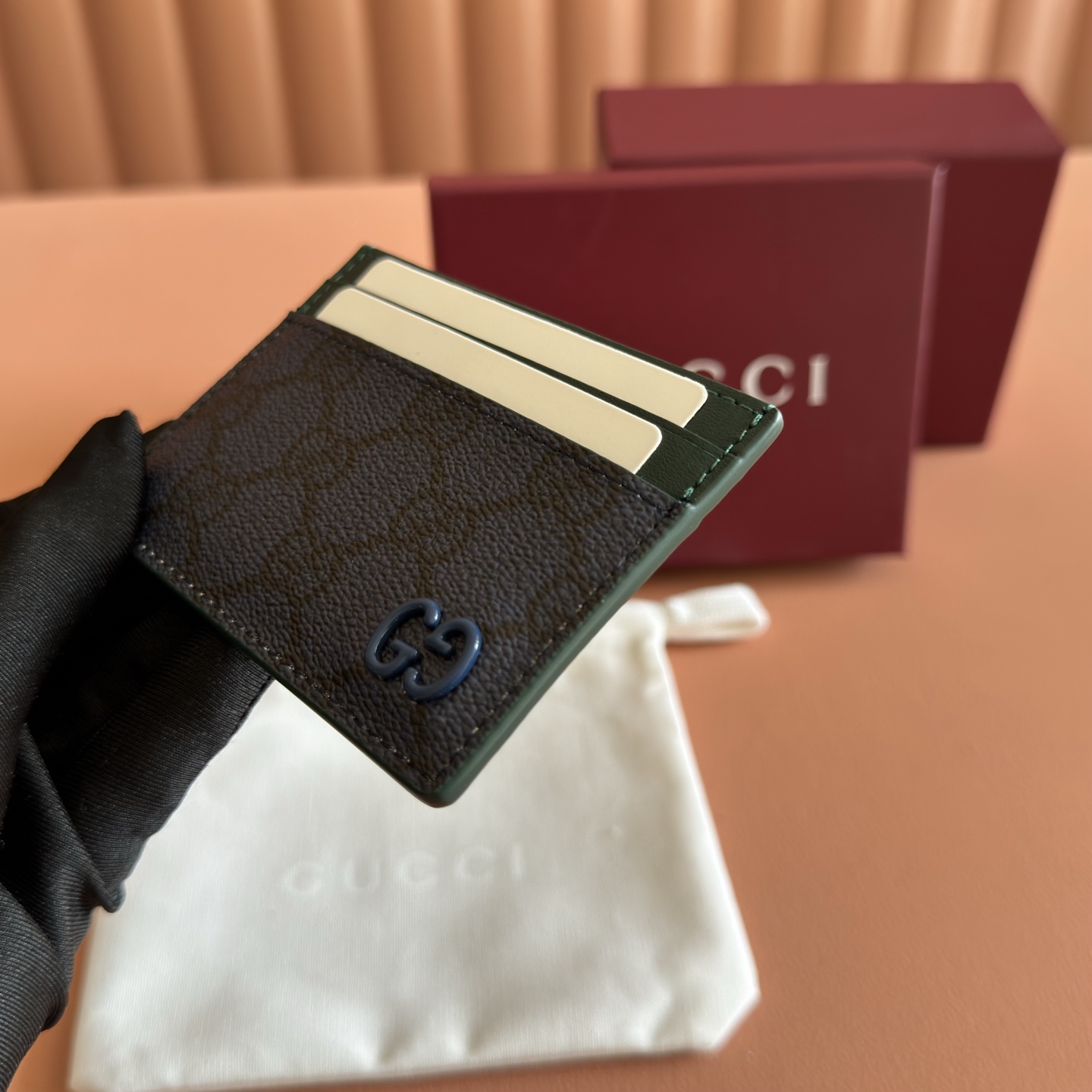 Gucci Basic Bag Gold M-s