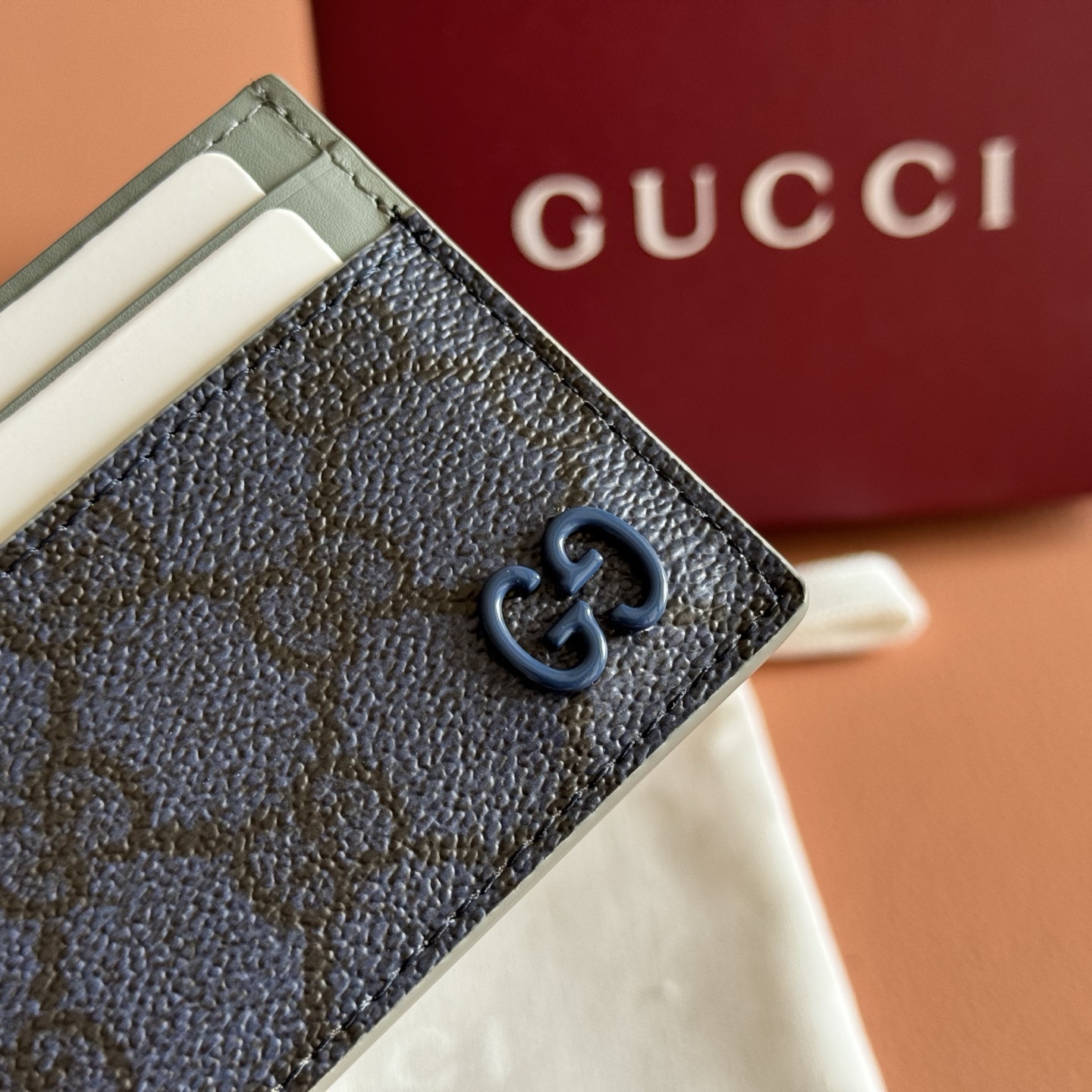 Gucci Basic Bag Gold M-s