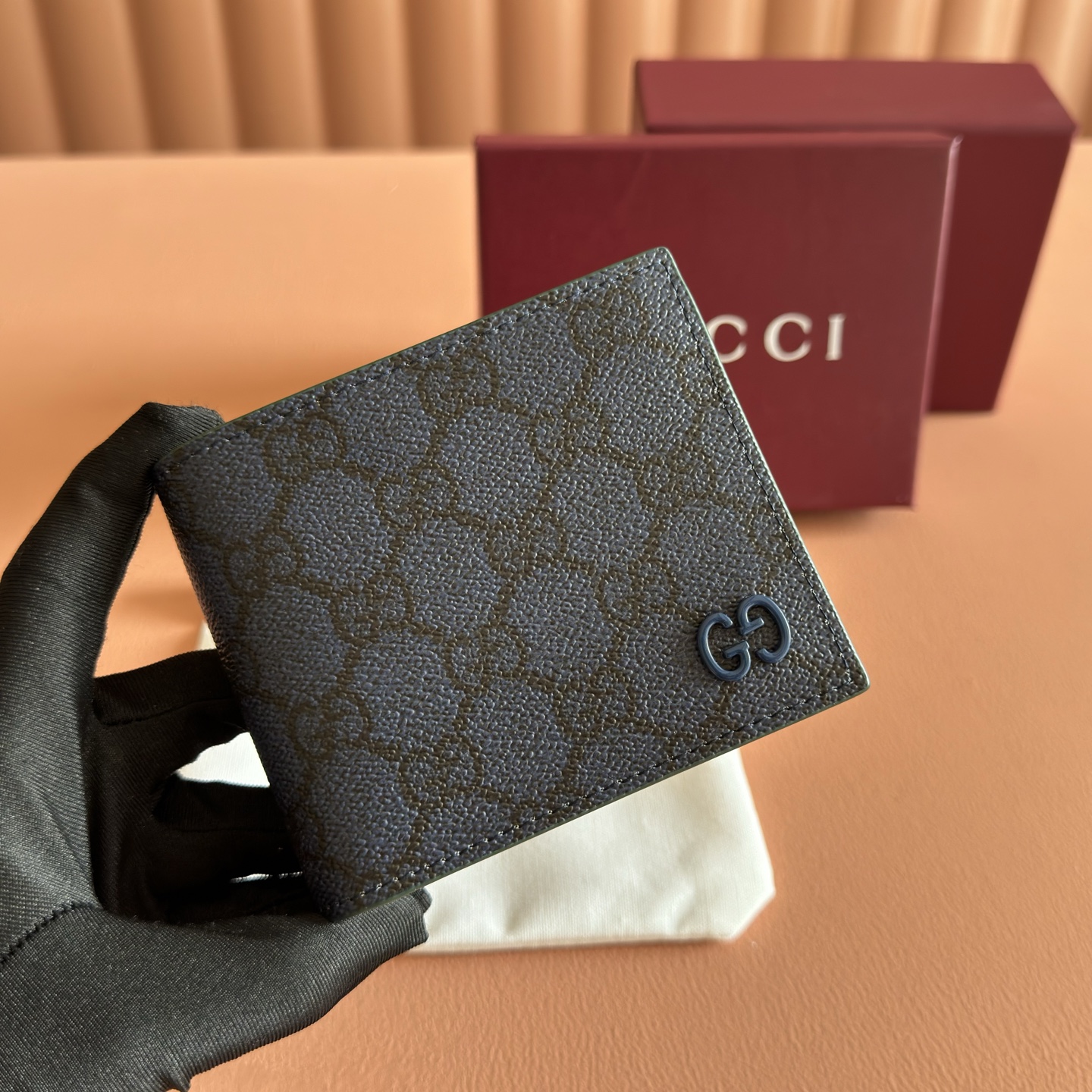 Gucci Basic Bag Gold M-s