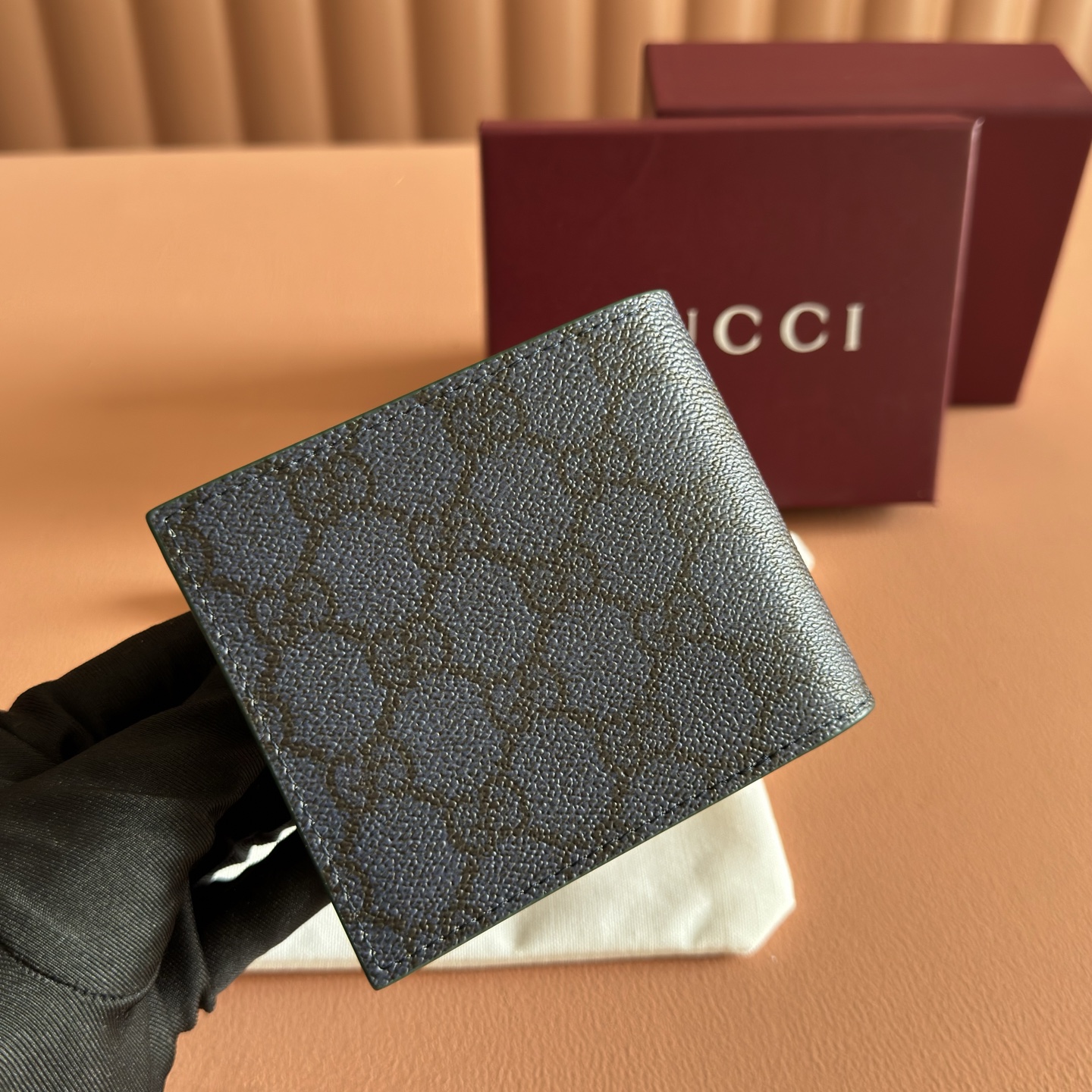 Gucci Basic Bag Gold M-s