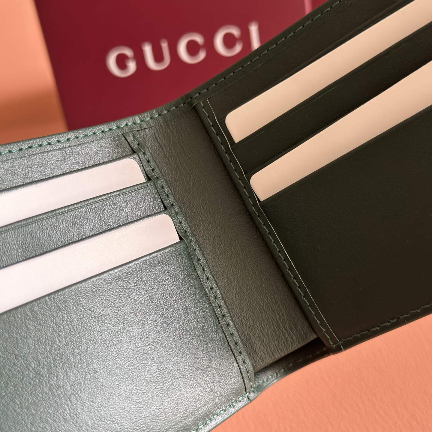 Gucci Basic Bag Gold M-s