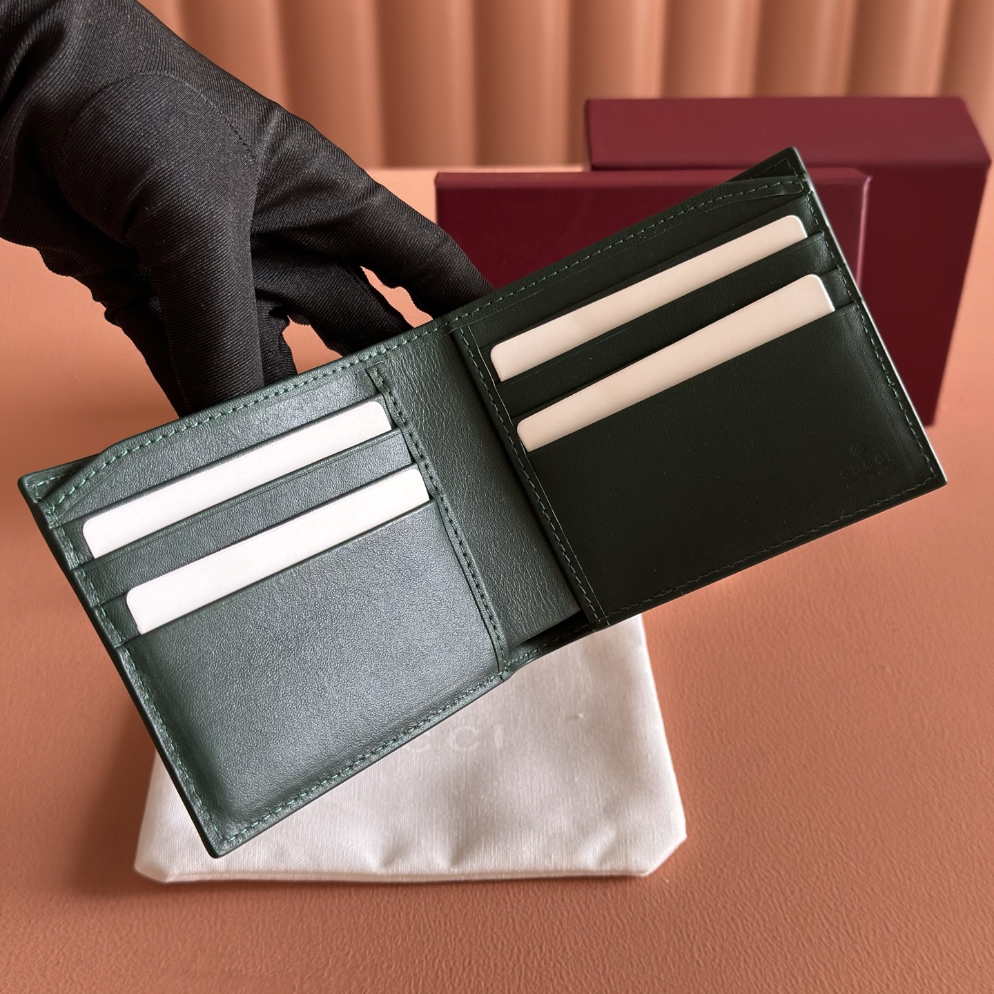 Gucci Basic Bag Gold M-s