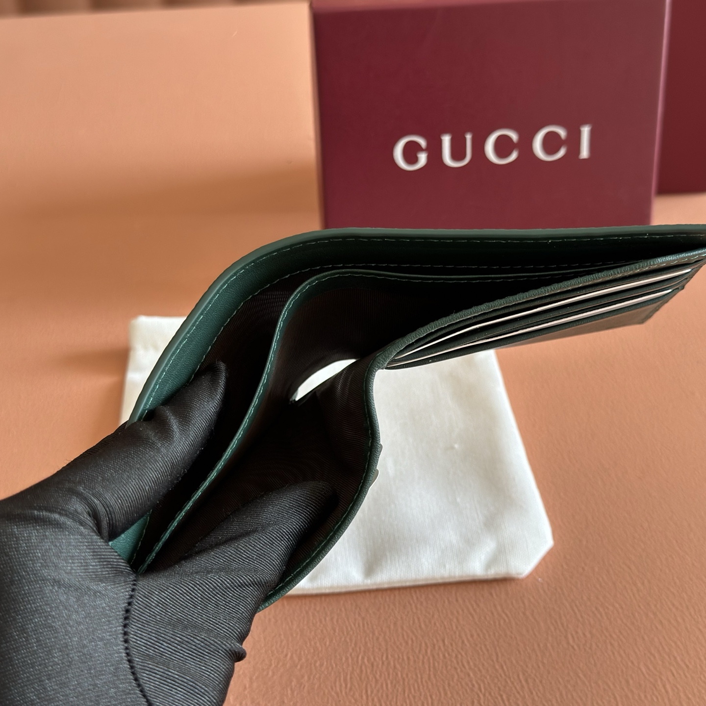 Gucci Basic Bag Gold M-s