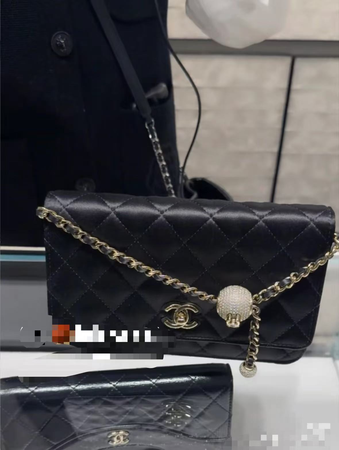 Chanel Basic Bag 20cm-l