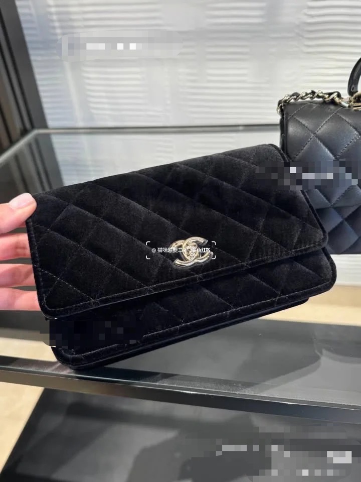 Chanel Basic Bag 20cm-l