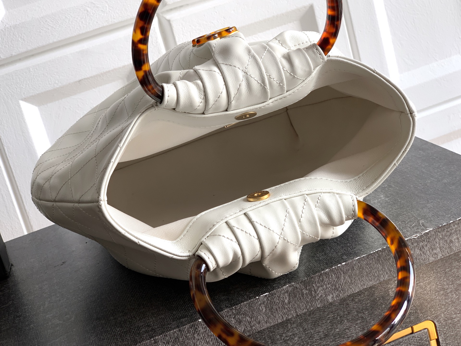 Chanel Tote Bag Sheepskin White 32cm-m-l