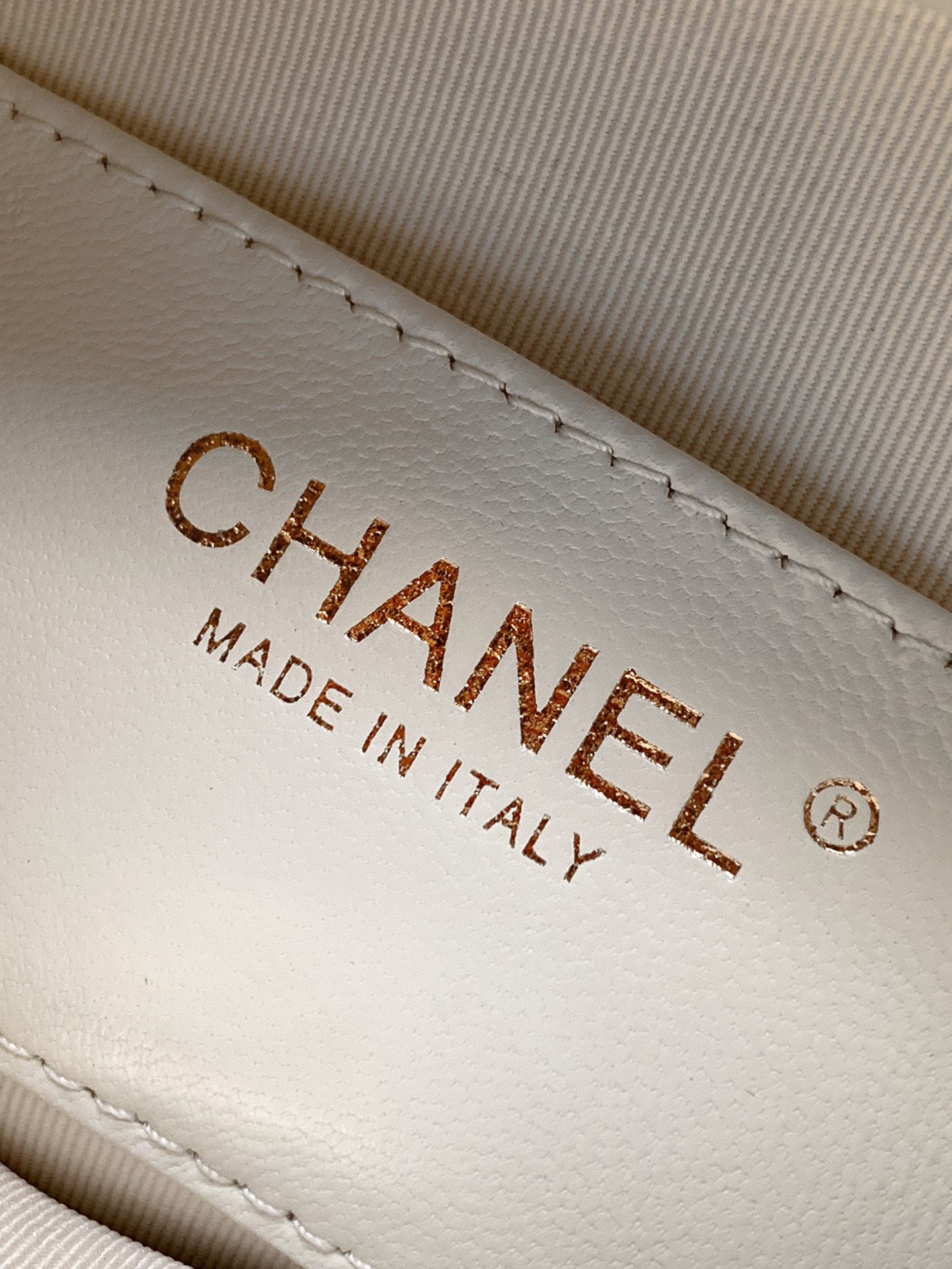 Chanel Tote Bag Sheepskin White 12cm-24cm-l