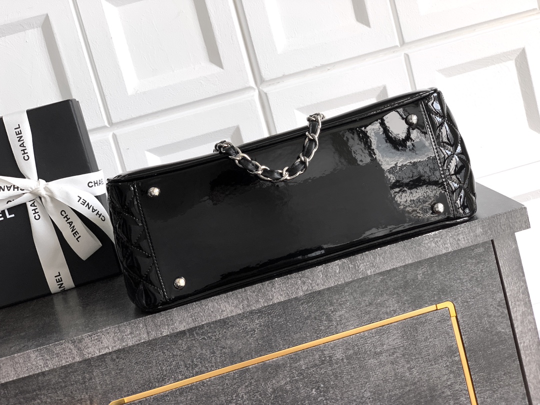 Chanel Tote Bag Black Large Capacity M-l