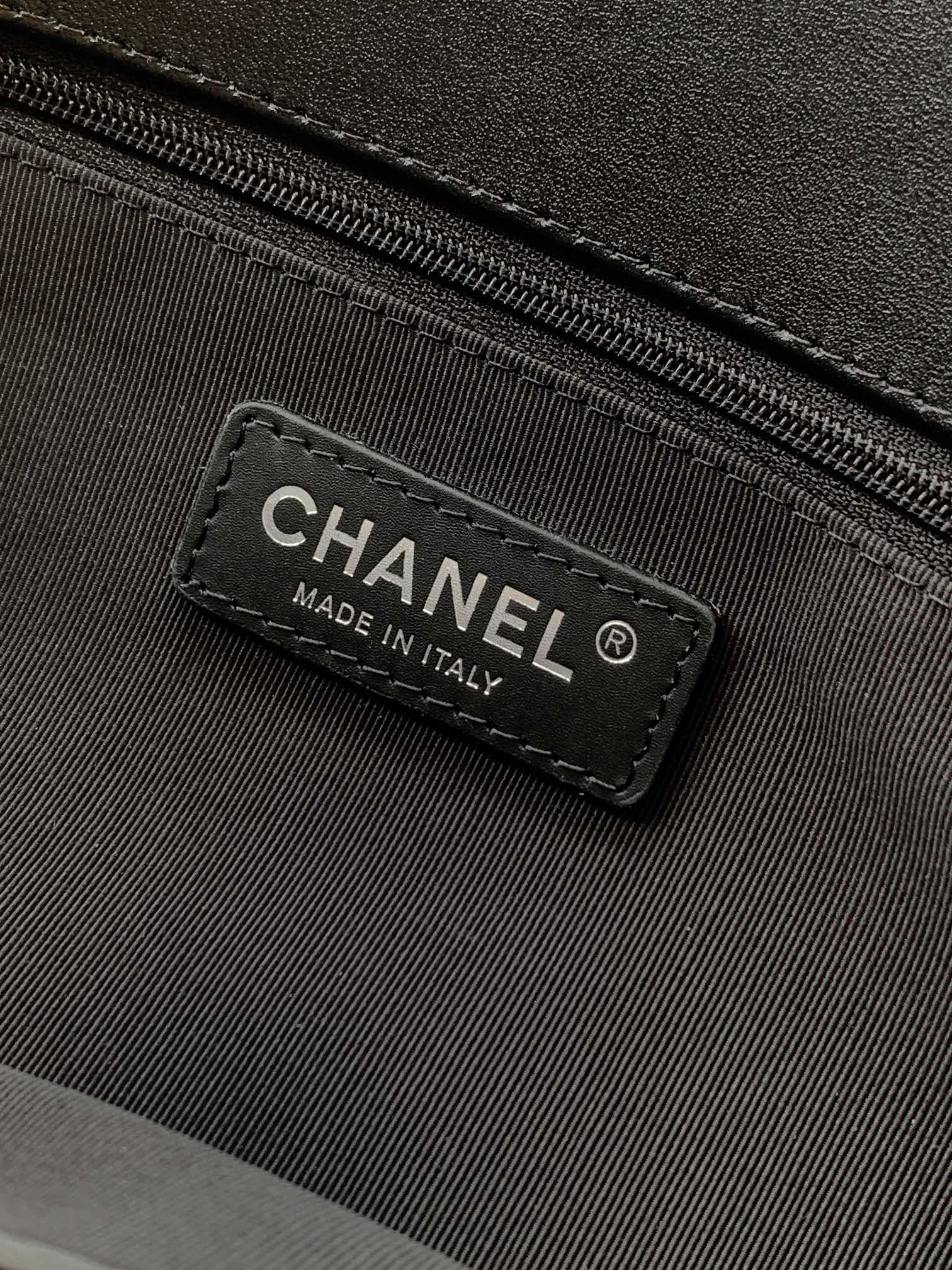 Chanel Tote Bag Black Large Capacity M-l