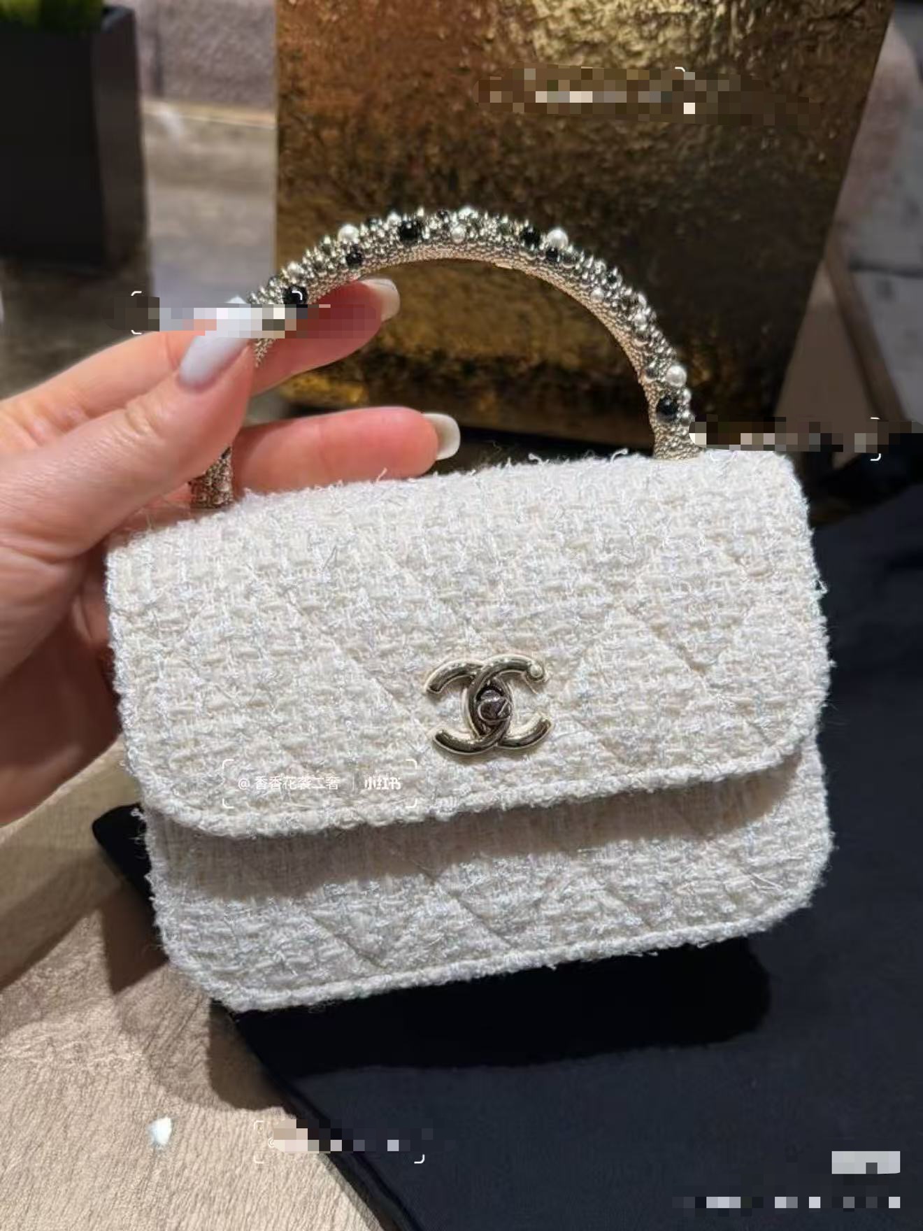 Chanel Basic Bag Black M-l