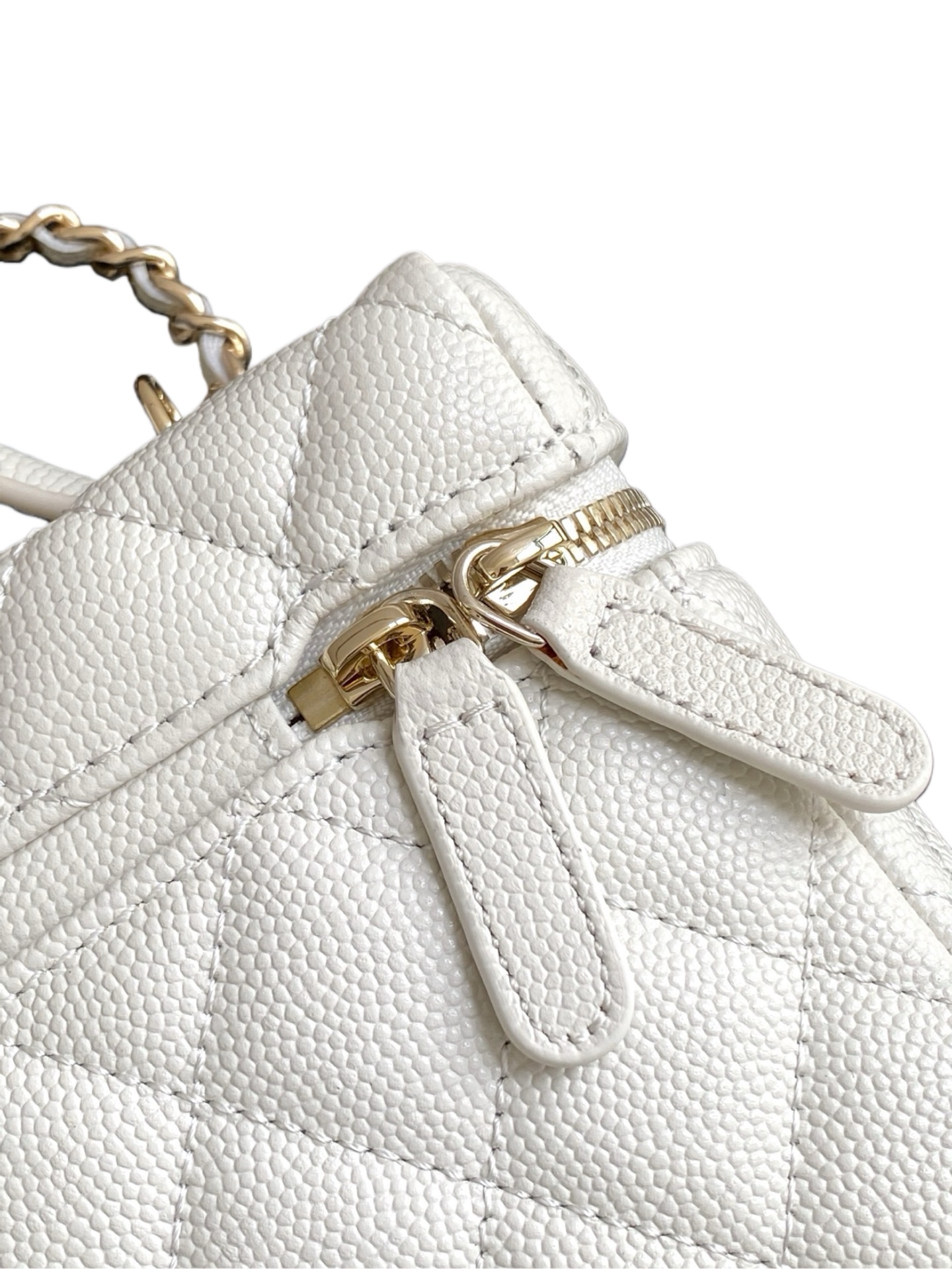 Chanel Basic Bag Cow Leather White M-l-s