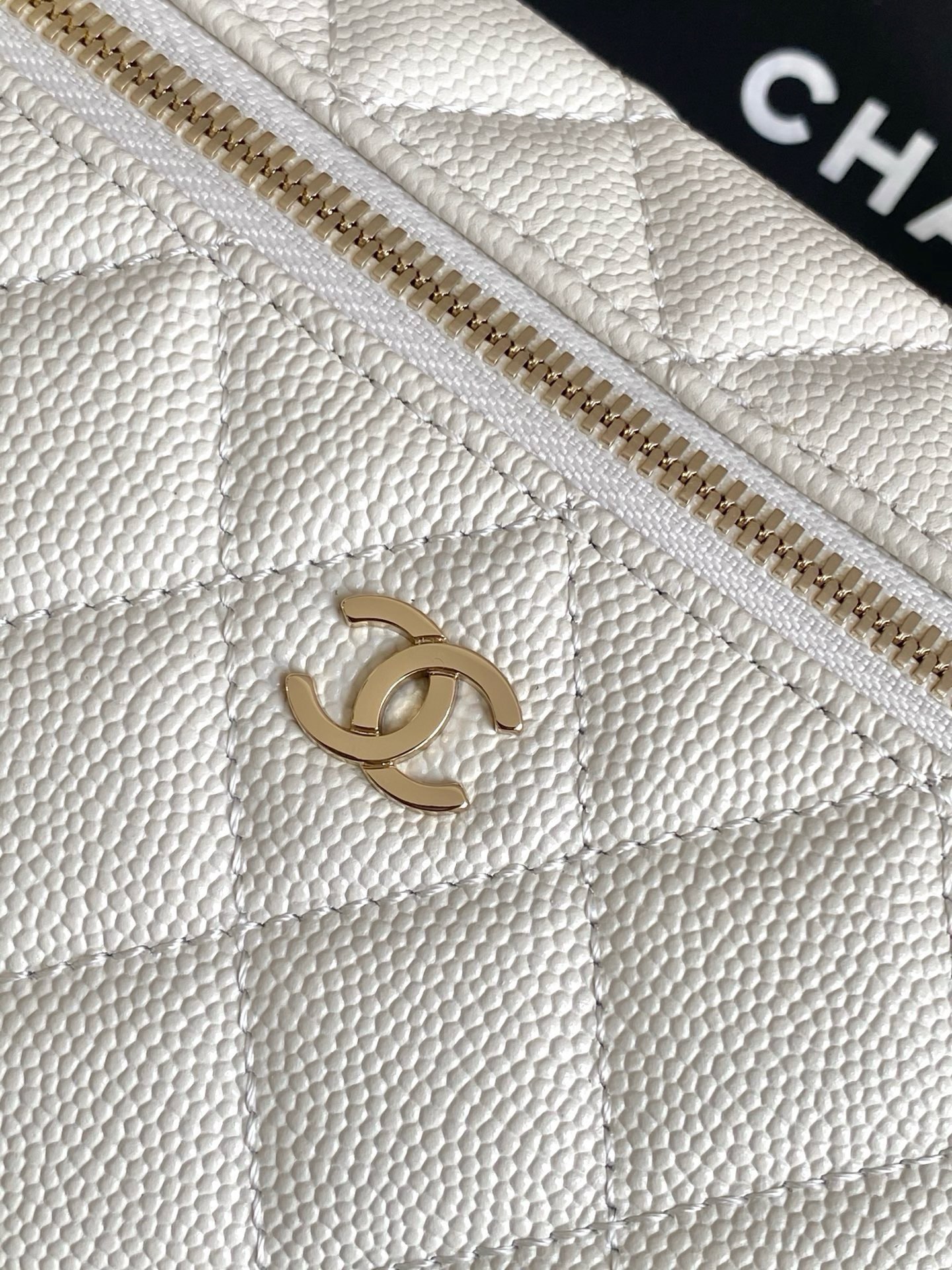 Chanel Basic Bag Cow Leather White M-l-s