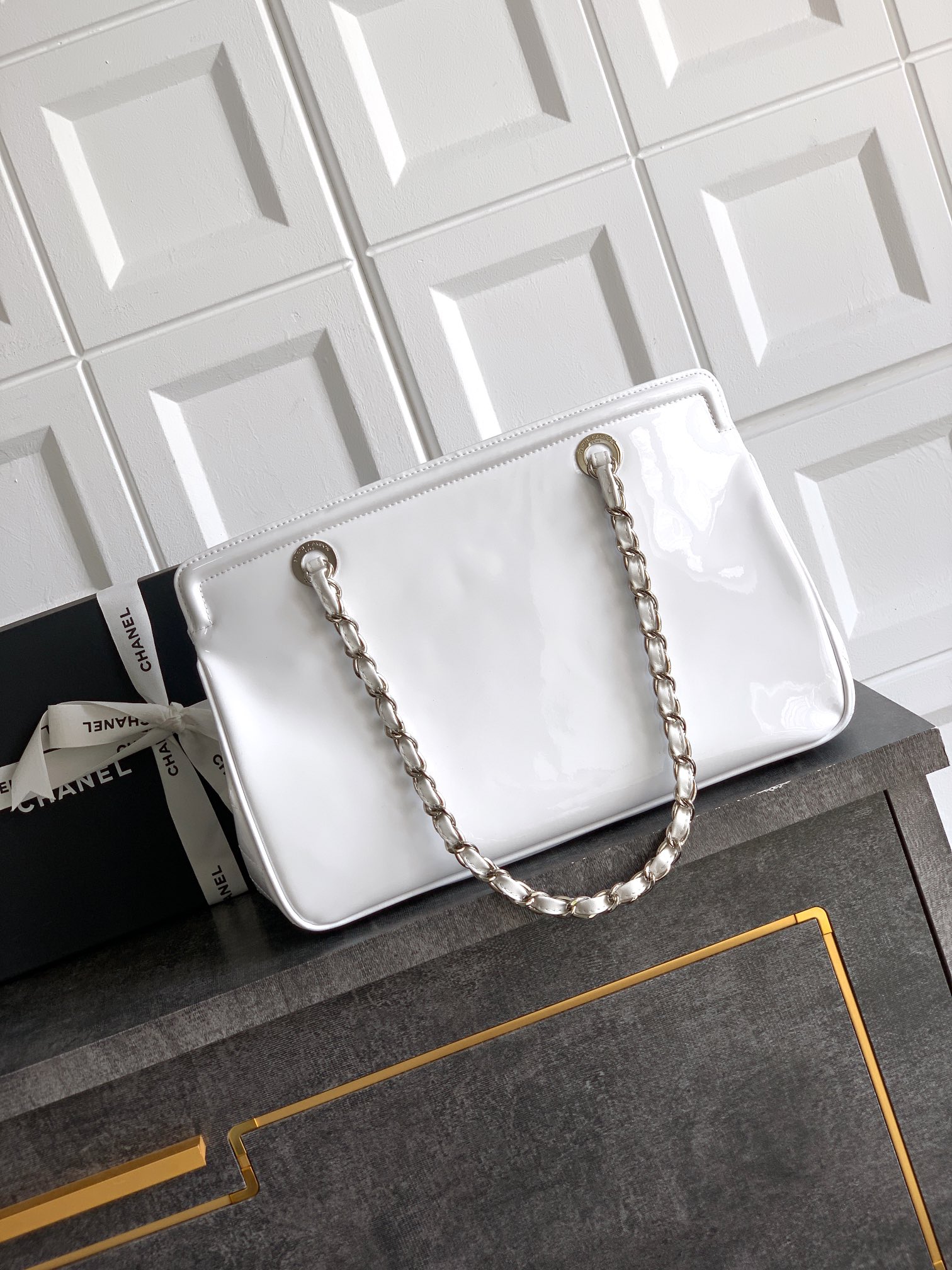 Chanel Tote Bag White Large Capacity M-l