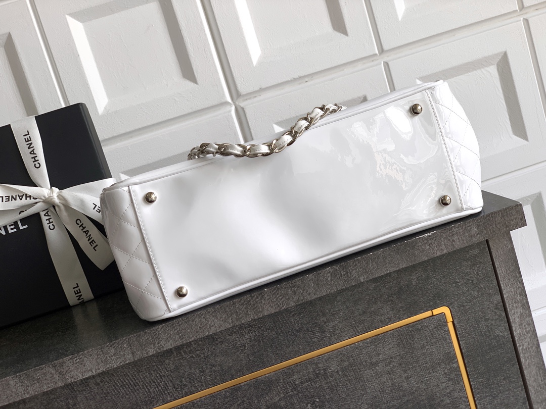 Chanel Tote Bag White Large Capacity M-l
