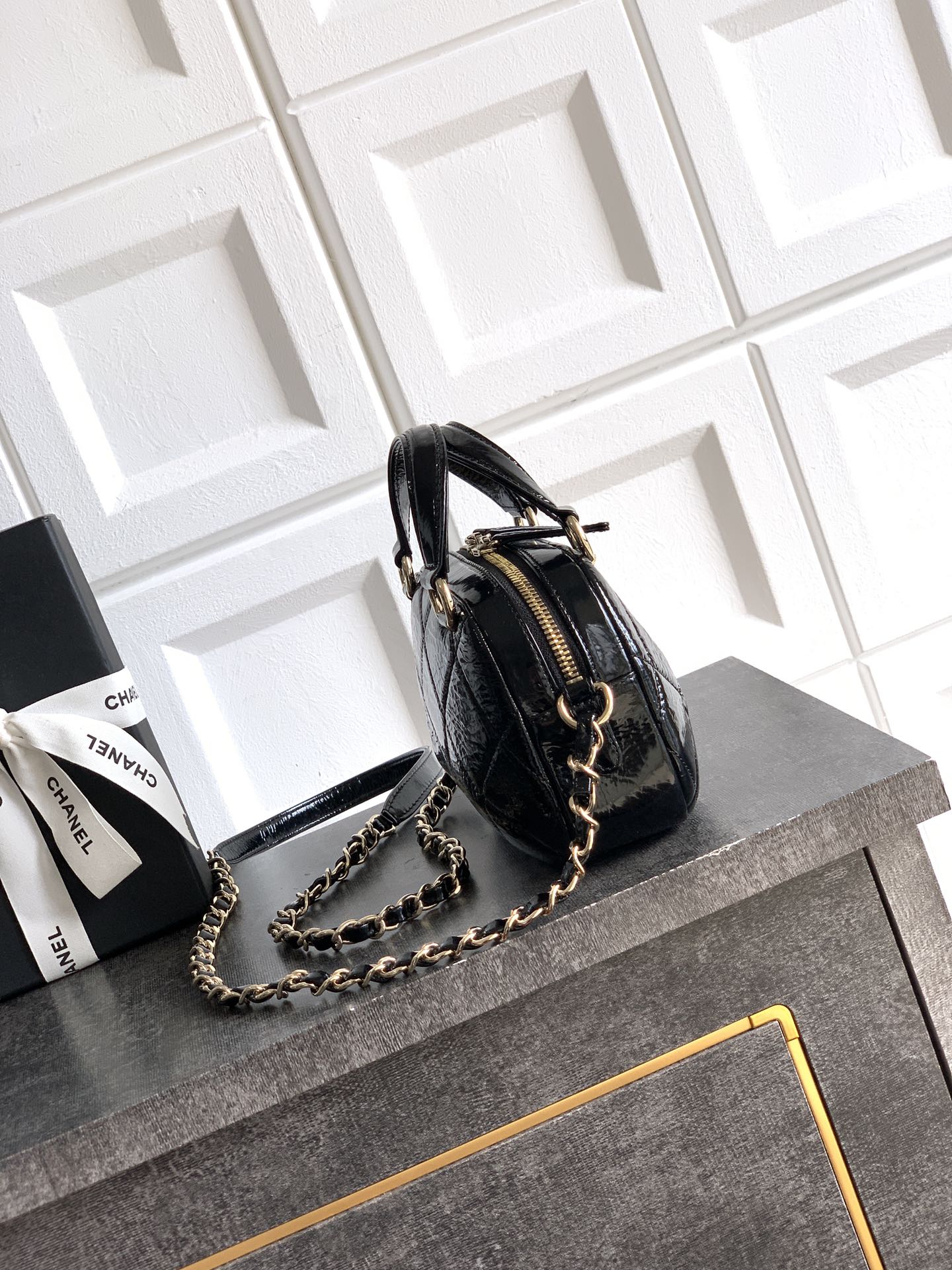 Chanel Basic Bag M-l-s