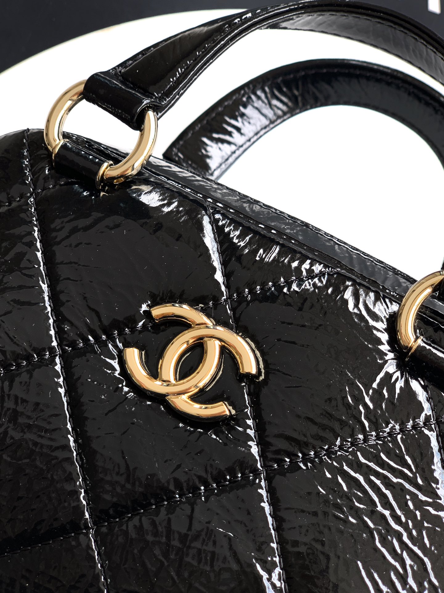 Chanel Basic Bag M-l-s