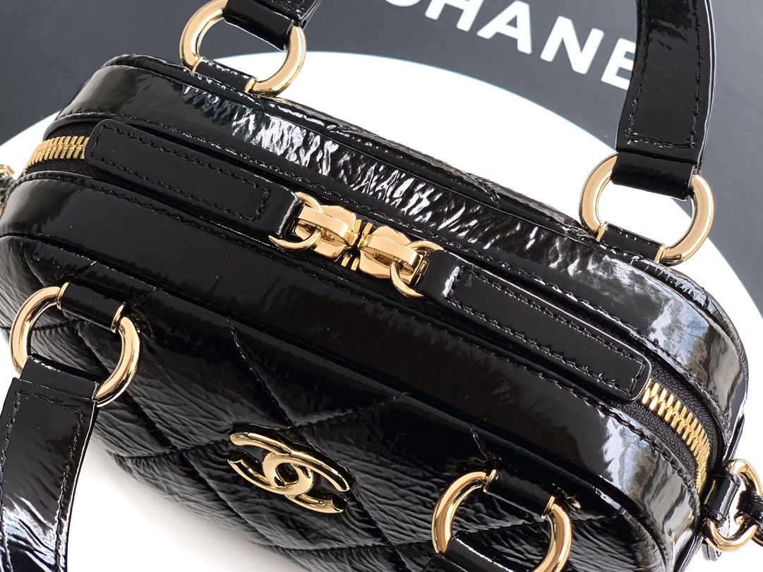 Chanel Basic Bag M-l-s