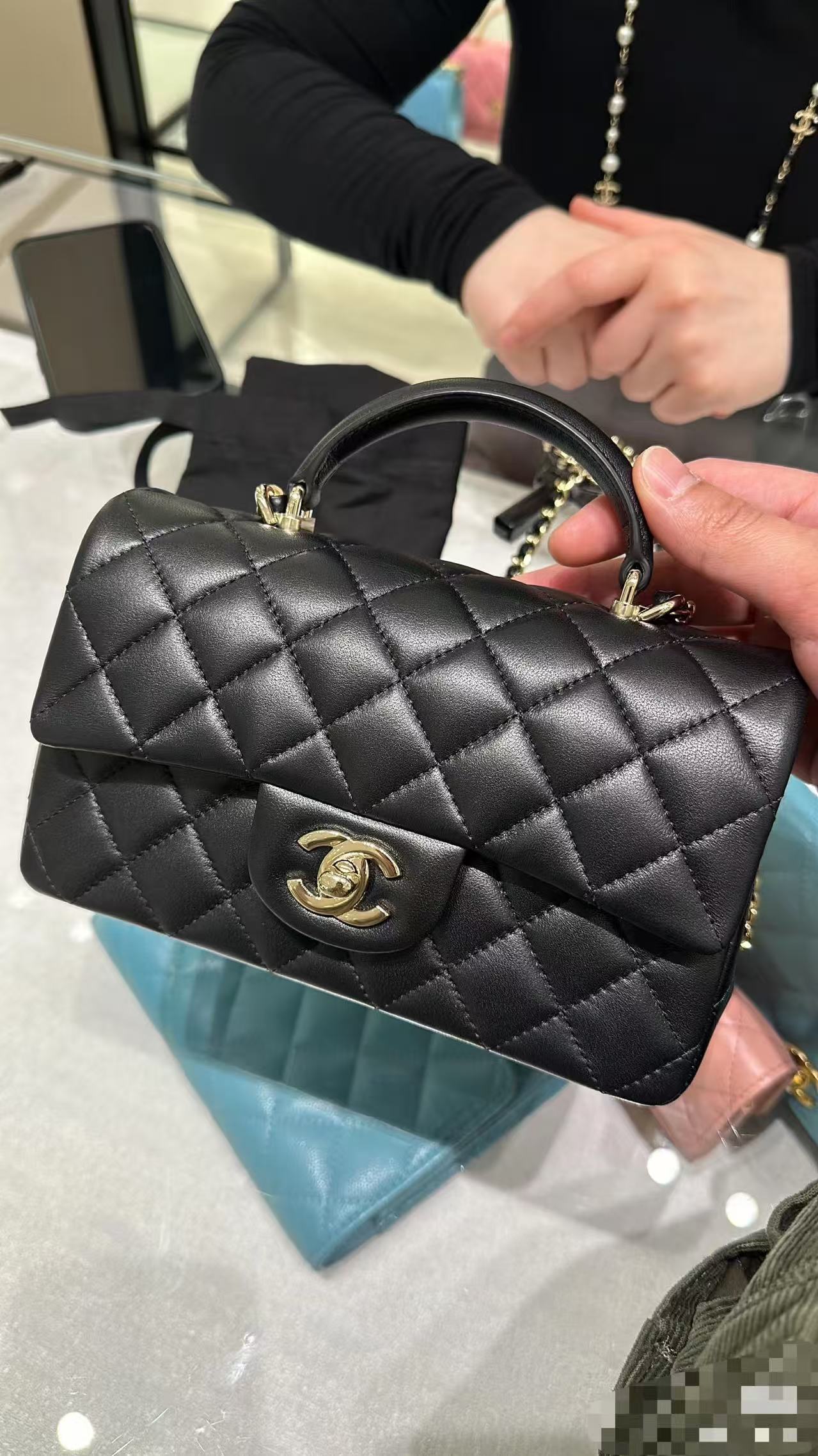 Chanel Basic Bag Sheepskin Black M-l