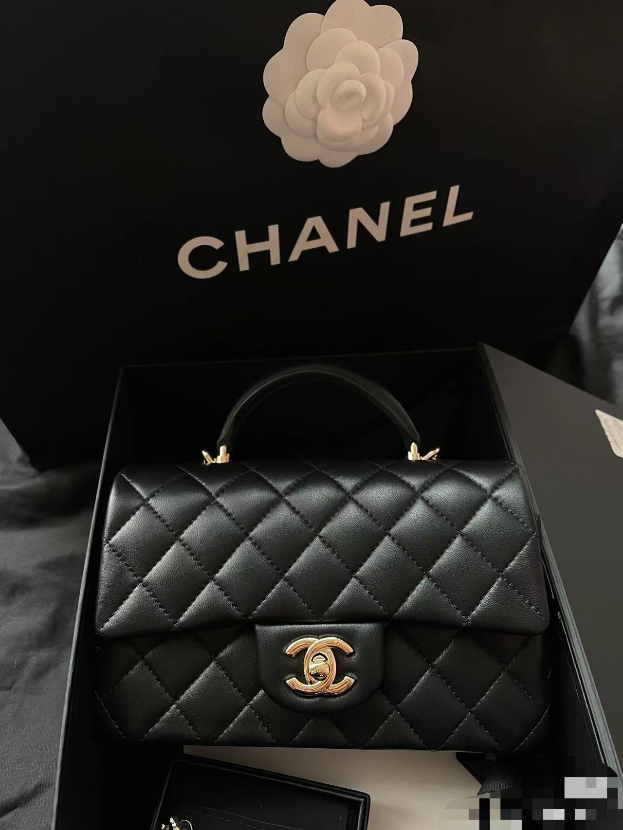 Chanel Basic Bag Sheepskin Black M-l