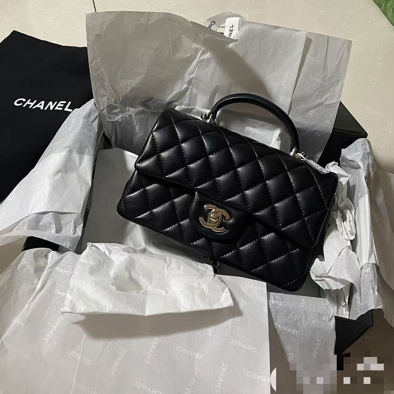 Chanel Basic Bag Sheepskin Black M-l