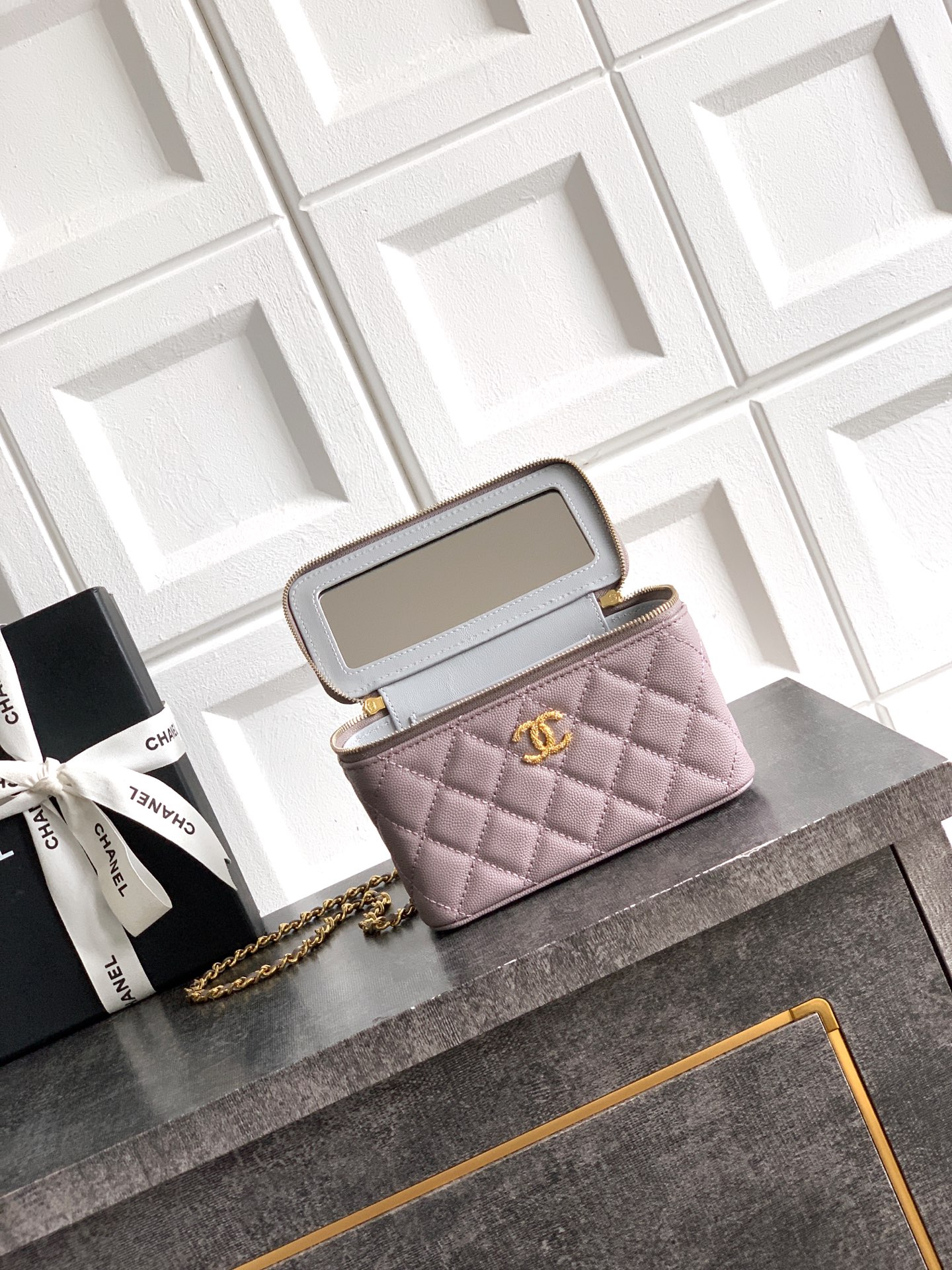 Chanel Basic Bag M-l