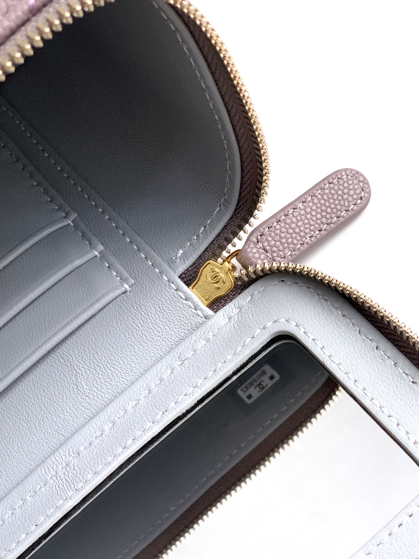 Chanel Basic Bag M-l