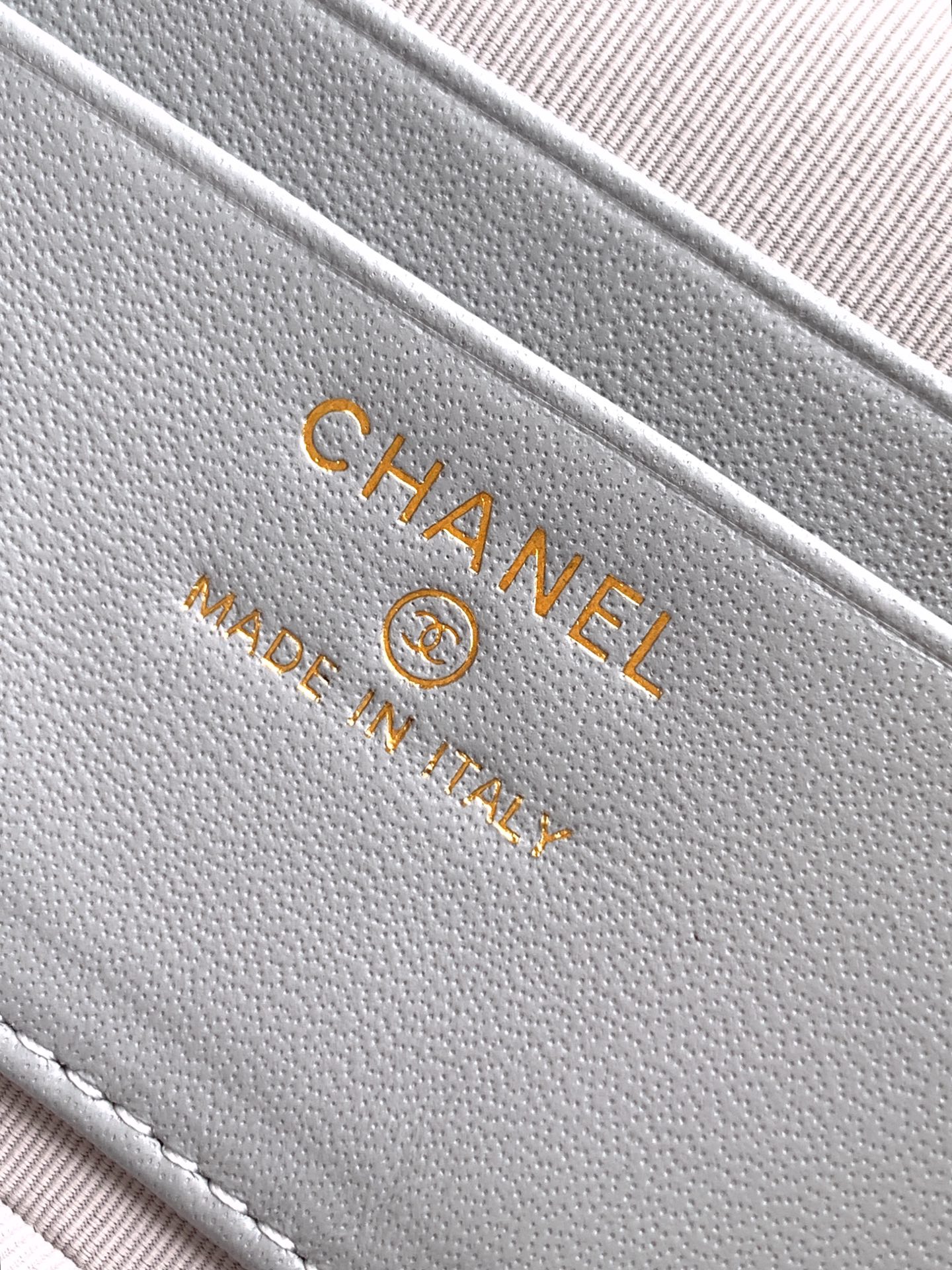 Chanel Basic Bag Black M-l