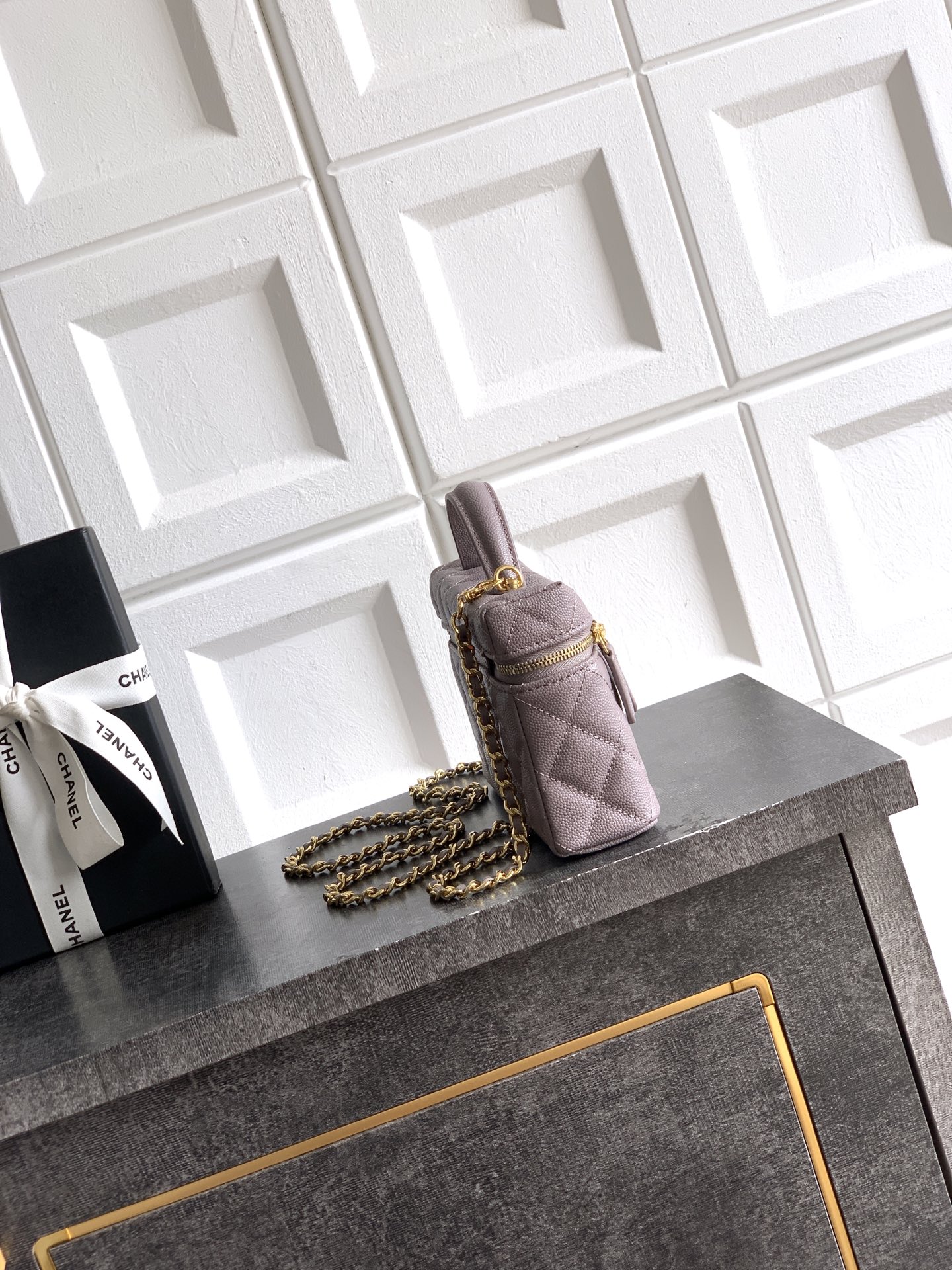 Chanel Basic Bag Black M-l