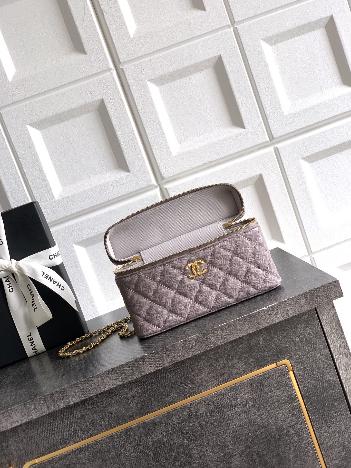 Chanel Basic Bag Black M-l