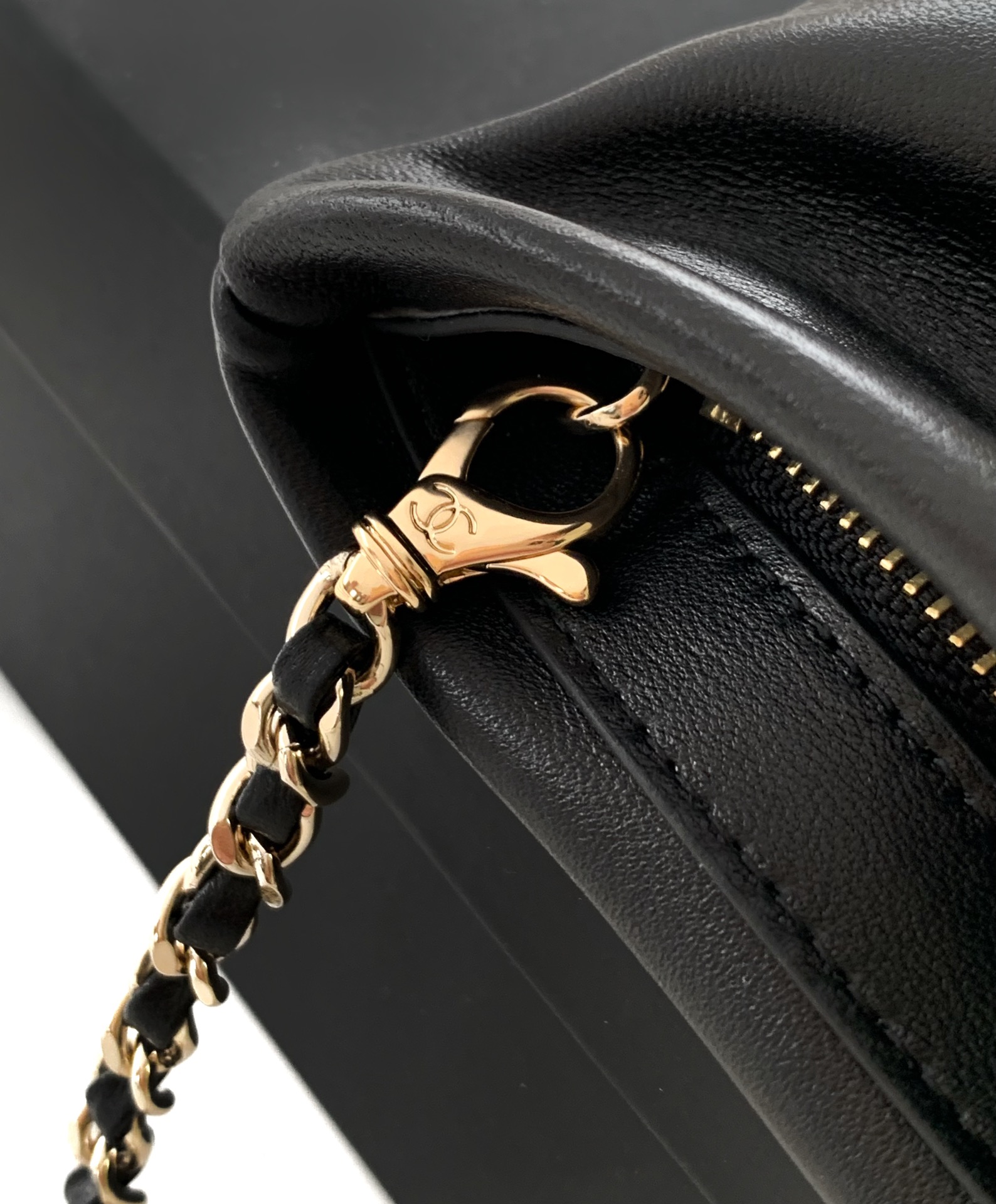Chanel Tote Bag Black M-l-s