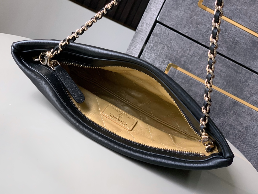 Chanel Tote Bag Black M-l-s