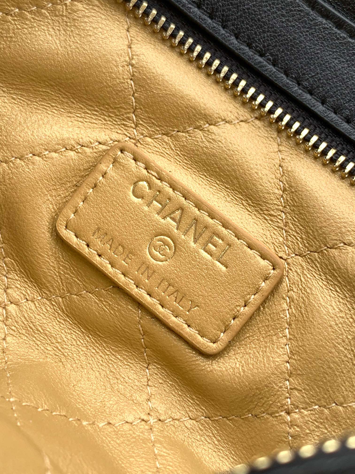 Chanel Tote Bag Black M-l-s