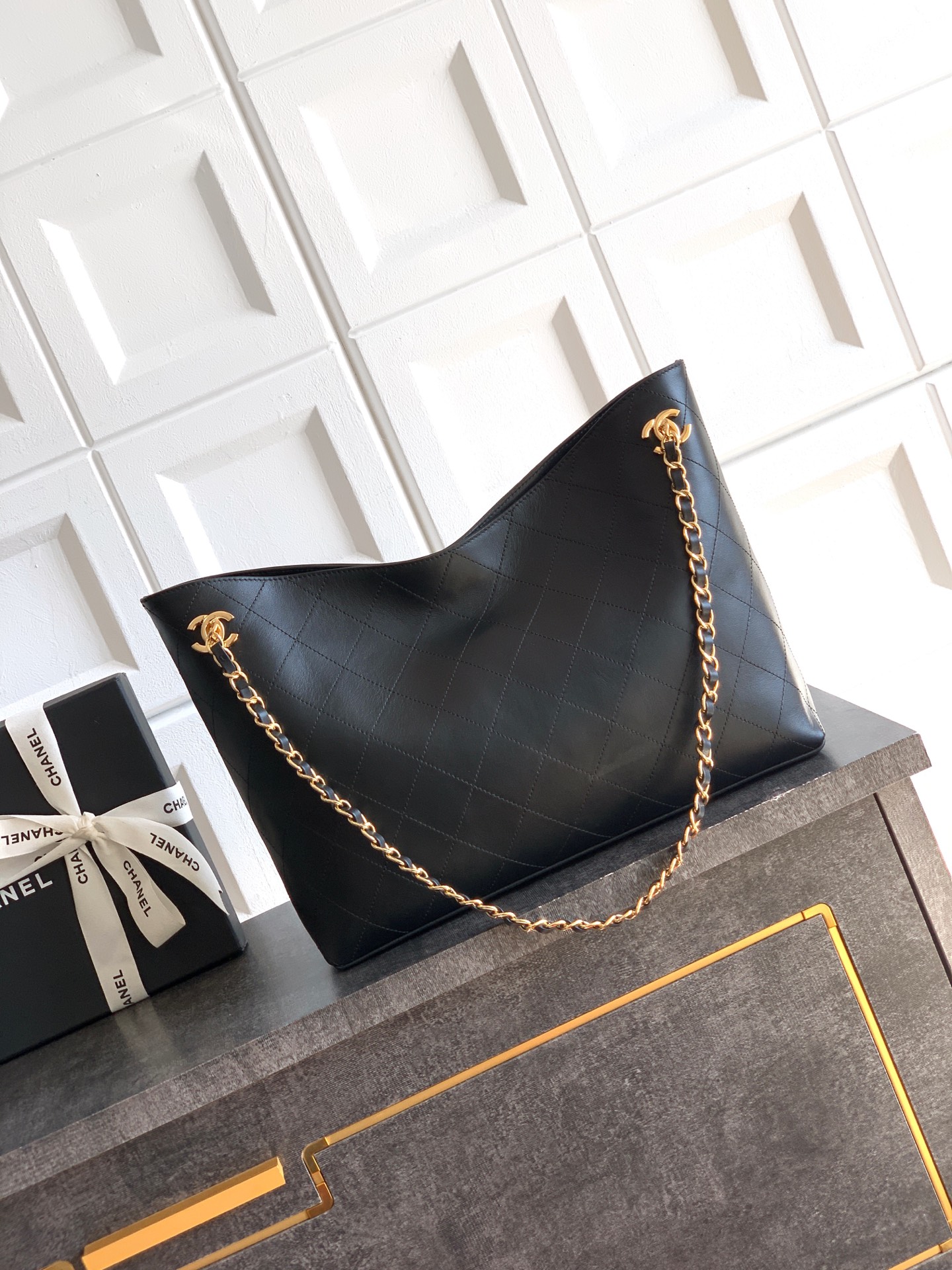 Chanel Basic Bag Black M-l-s