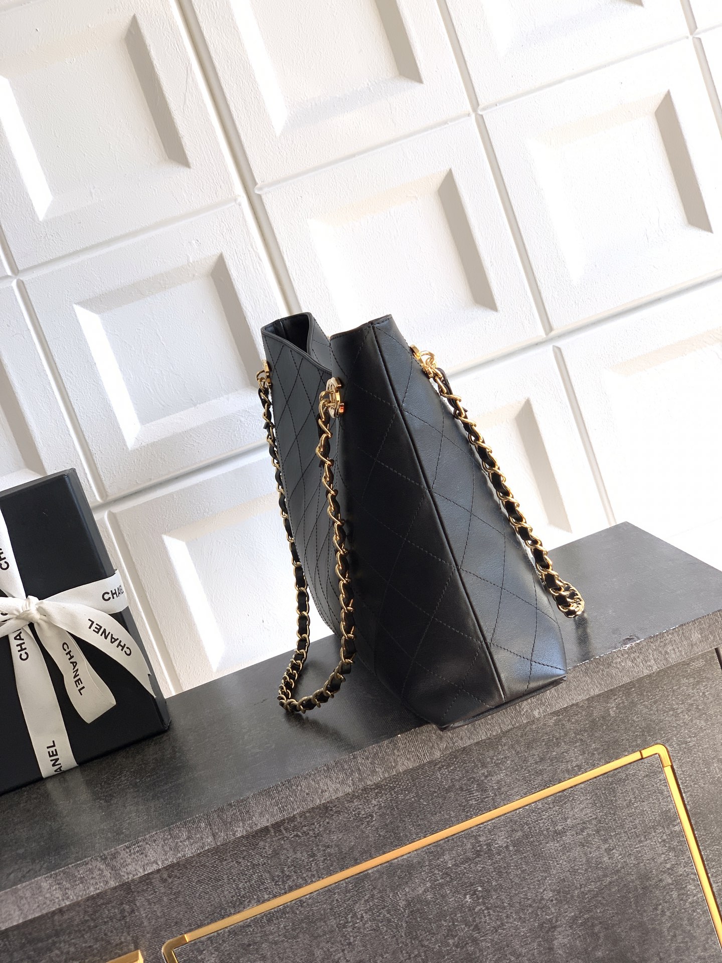 Chanel Basic Bag Black M-l-s