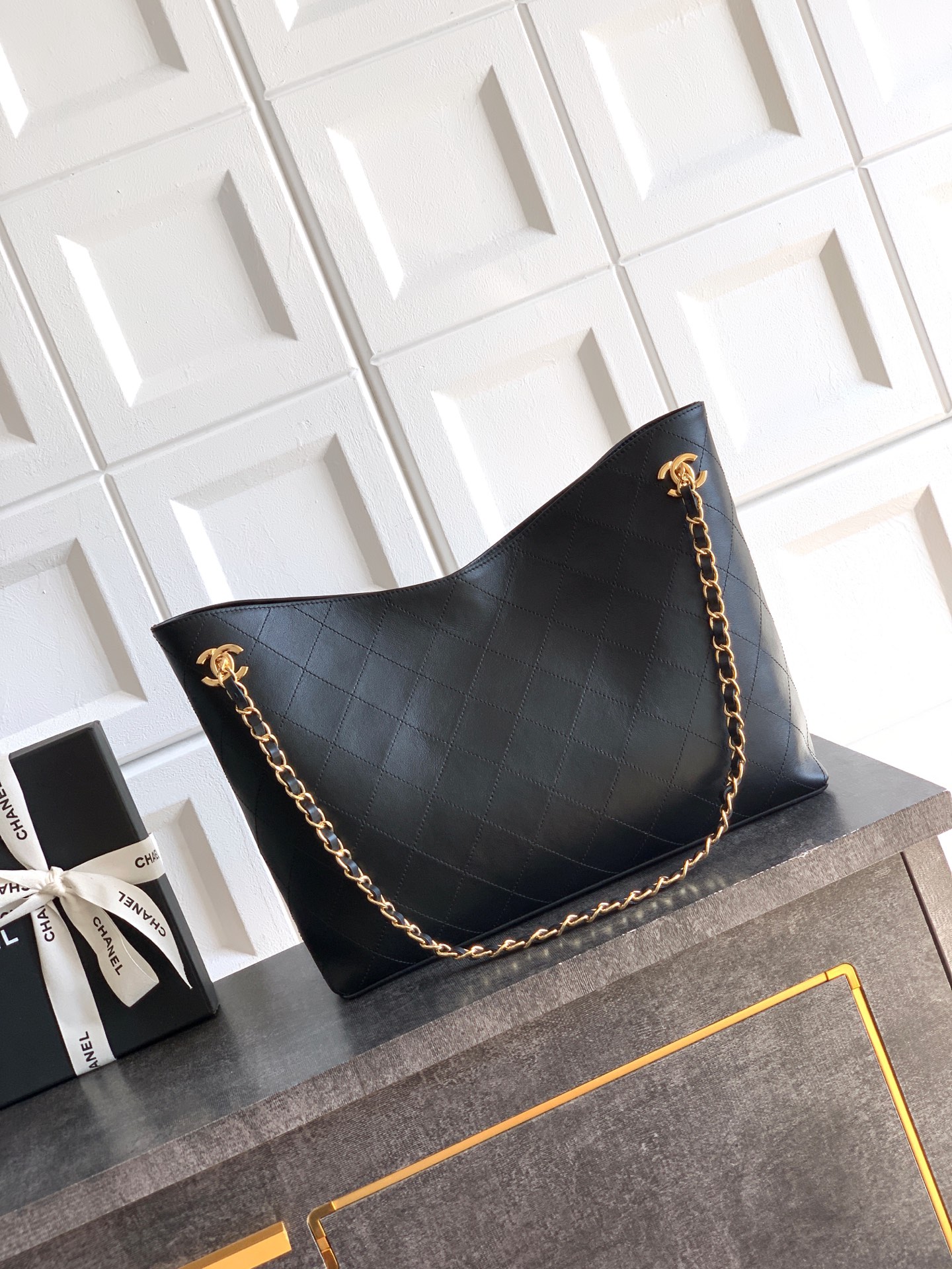 Chanel Basic Bag Black M-l-s