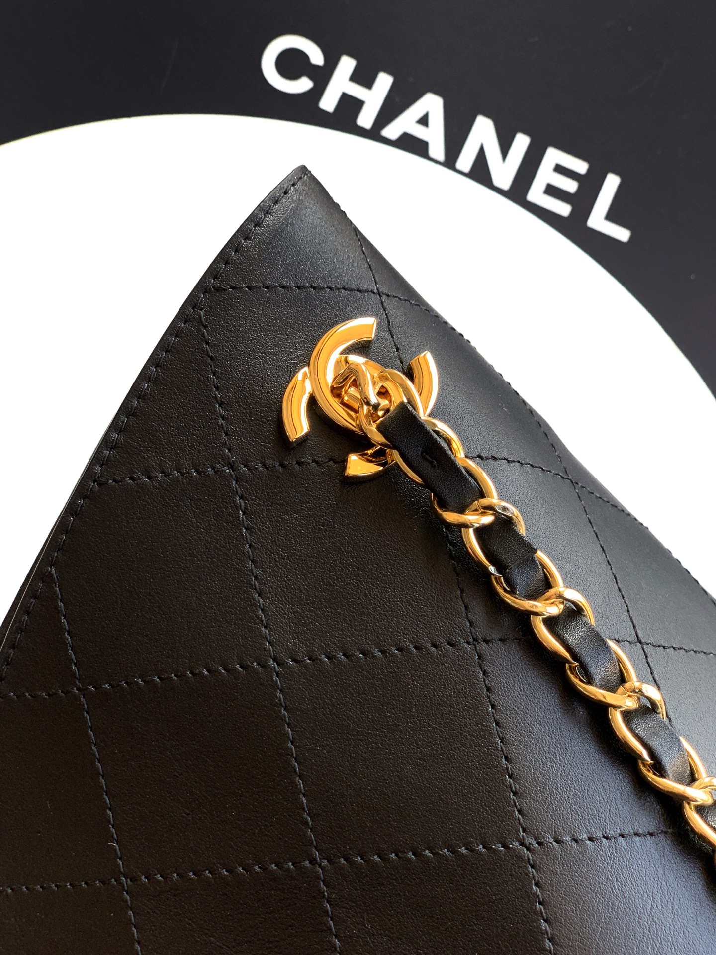 Chanel Basic Bag Black M-l-s